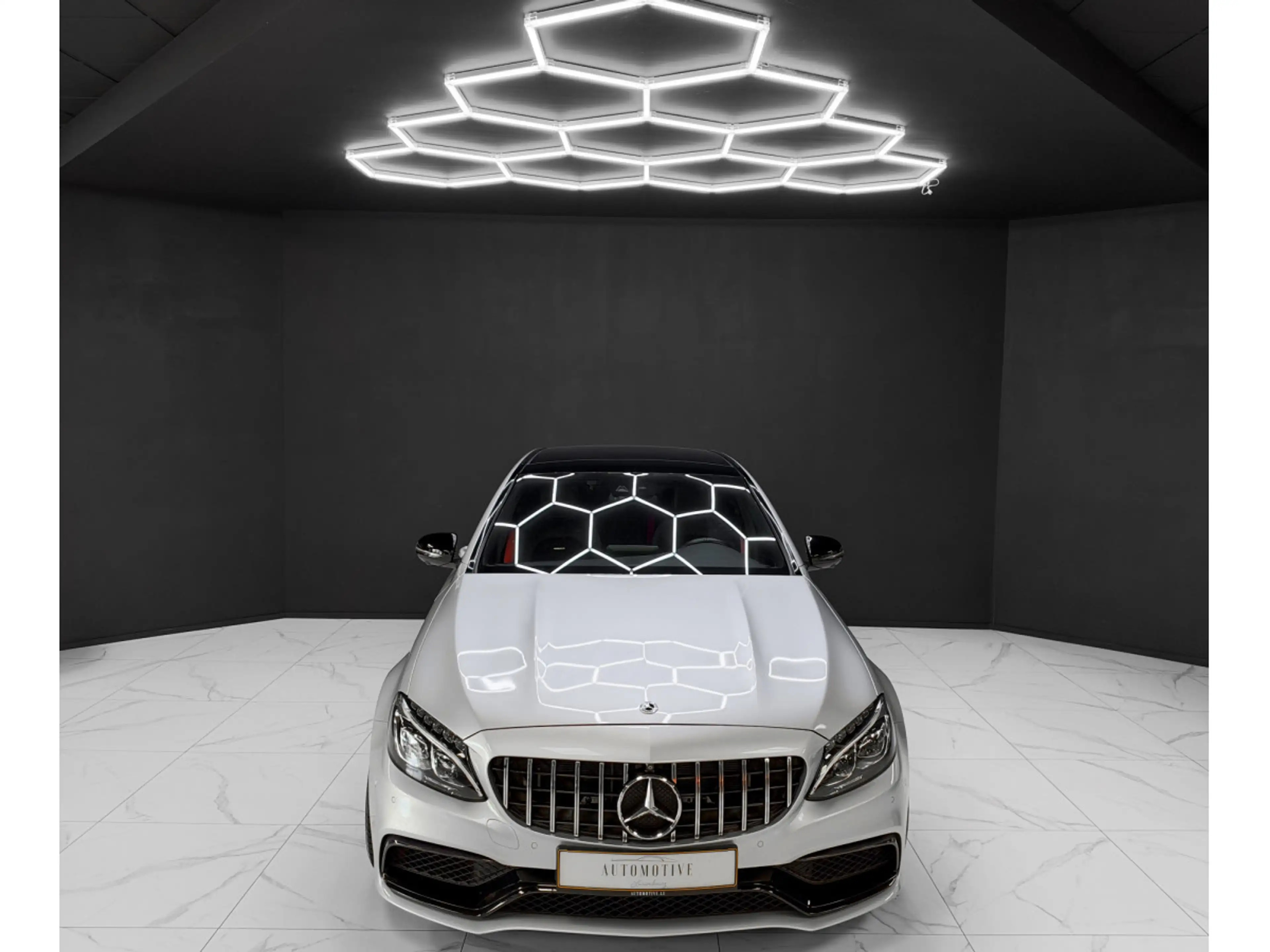 Mercedes-Benz C 63 AMG V8 / FULL SERVICE / BURMESTER / 360 / PANO — photo 8