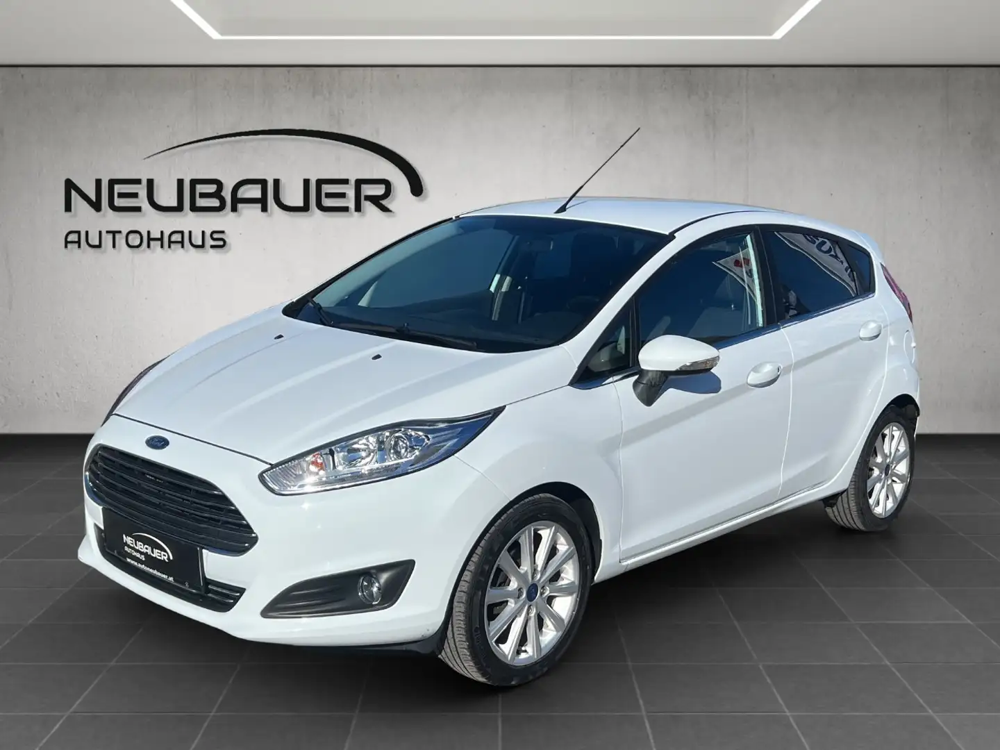 Ford Fiesta Titanium Weiß - 1