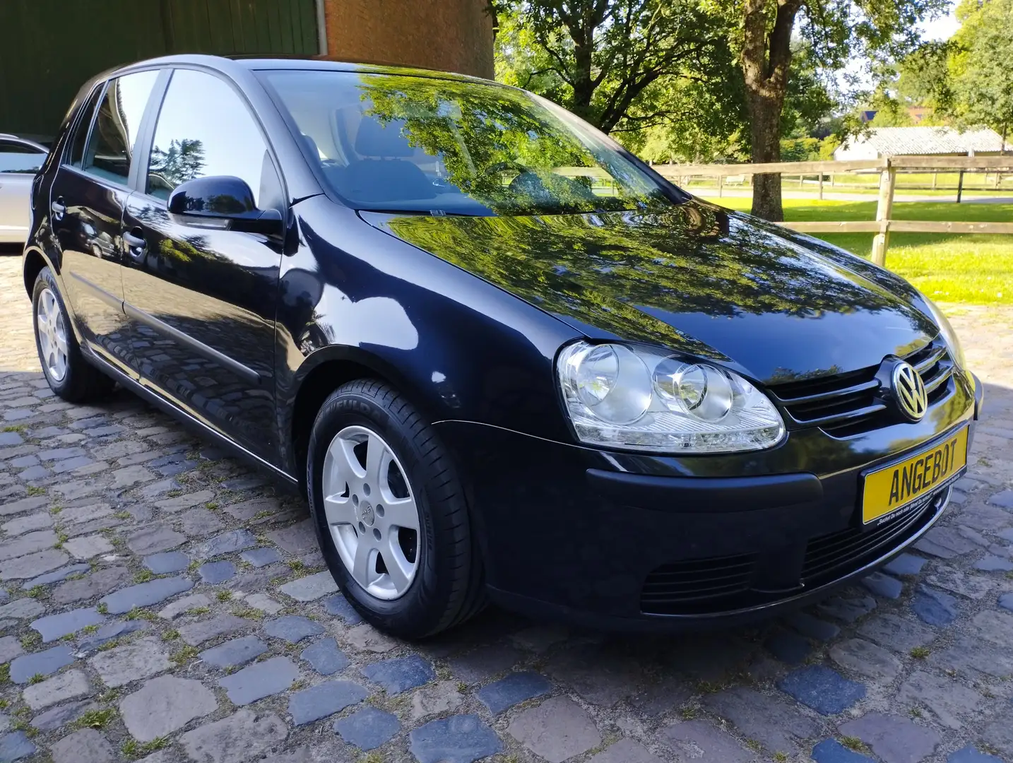 Volkswagen Golf 1.4 TÜV neu mit Sitz- und Standheizung Schwarz - 1