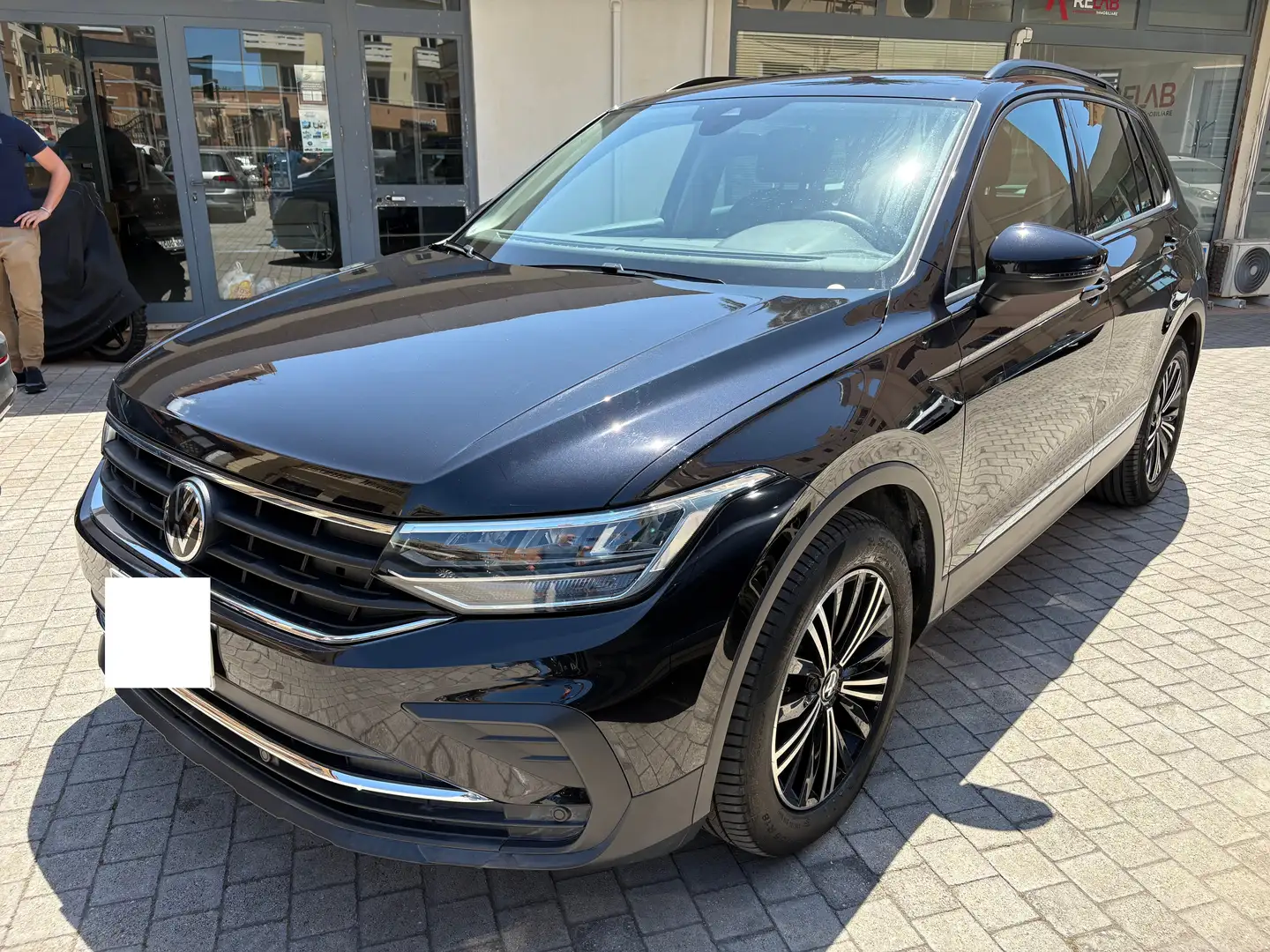 Volkswagen Tiguan Tiguan II 2021 2.0 tdi Life 122cv Negro - 1