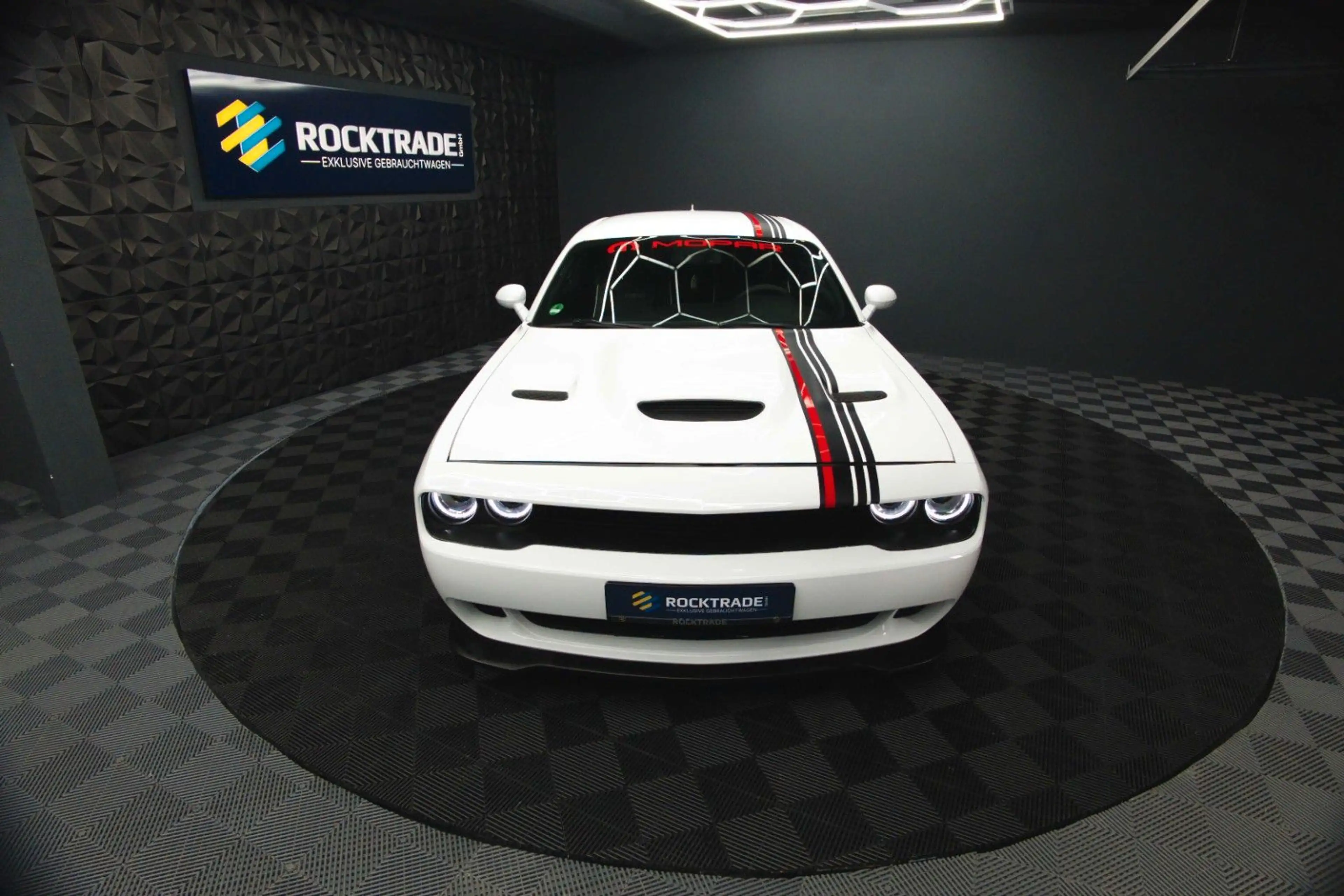 Dodge Challenger 5.7 V8 R/T SRT Style *LED*20 Zoll* — photo 3