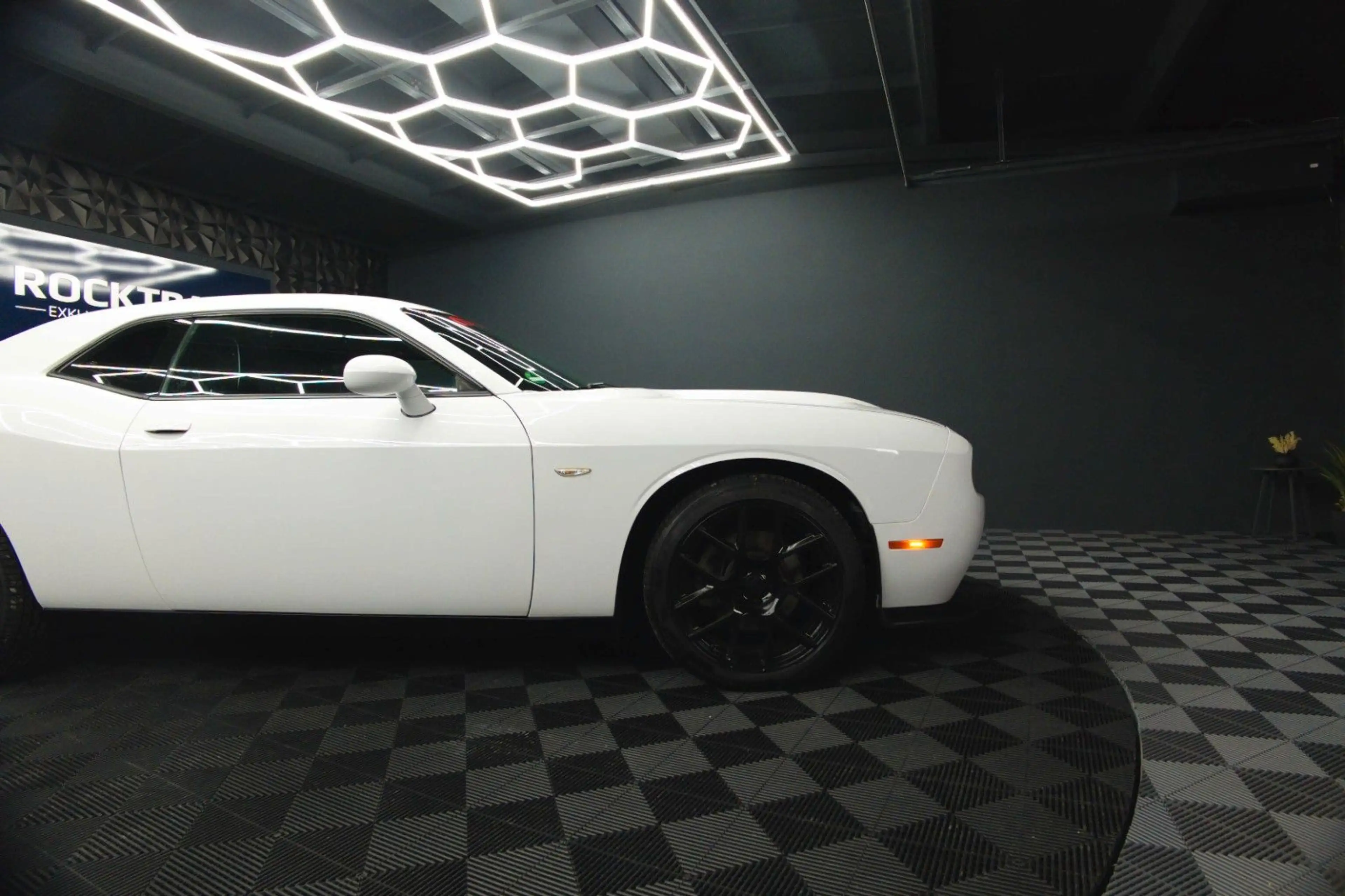 Dodge Challenger 5.7 V8 R/T SRT Style *LED*20 Zoll* — photo 11