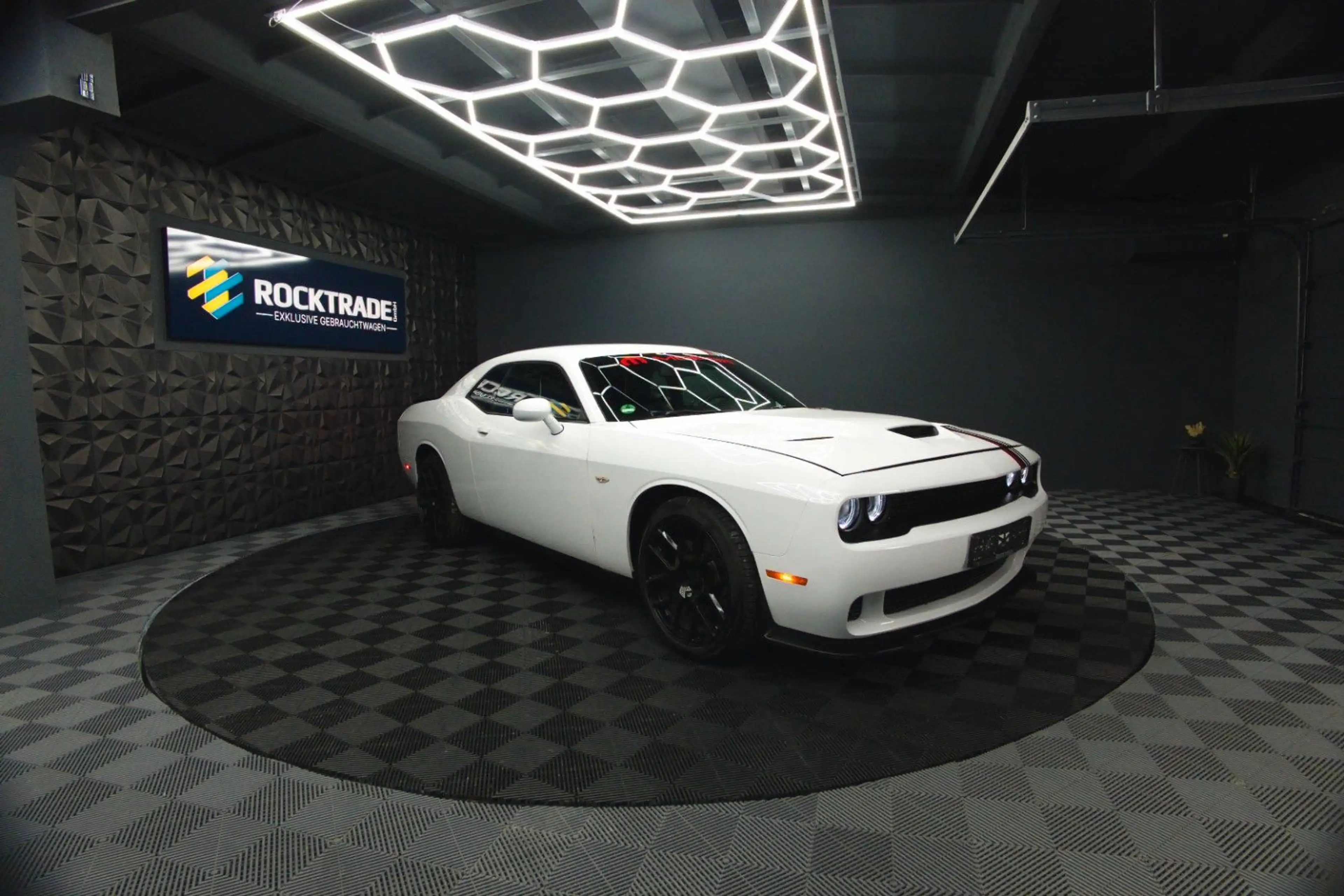 Dodge Challenger 5.7 V8 R/T SRT Style *LED*20 Zoll* — photo 8