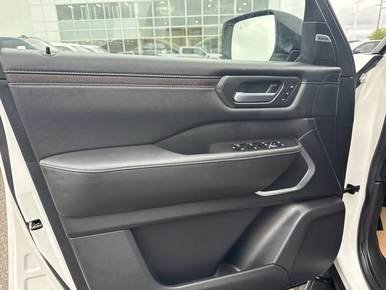 Nissan Armada снимка Nissan Armada