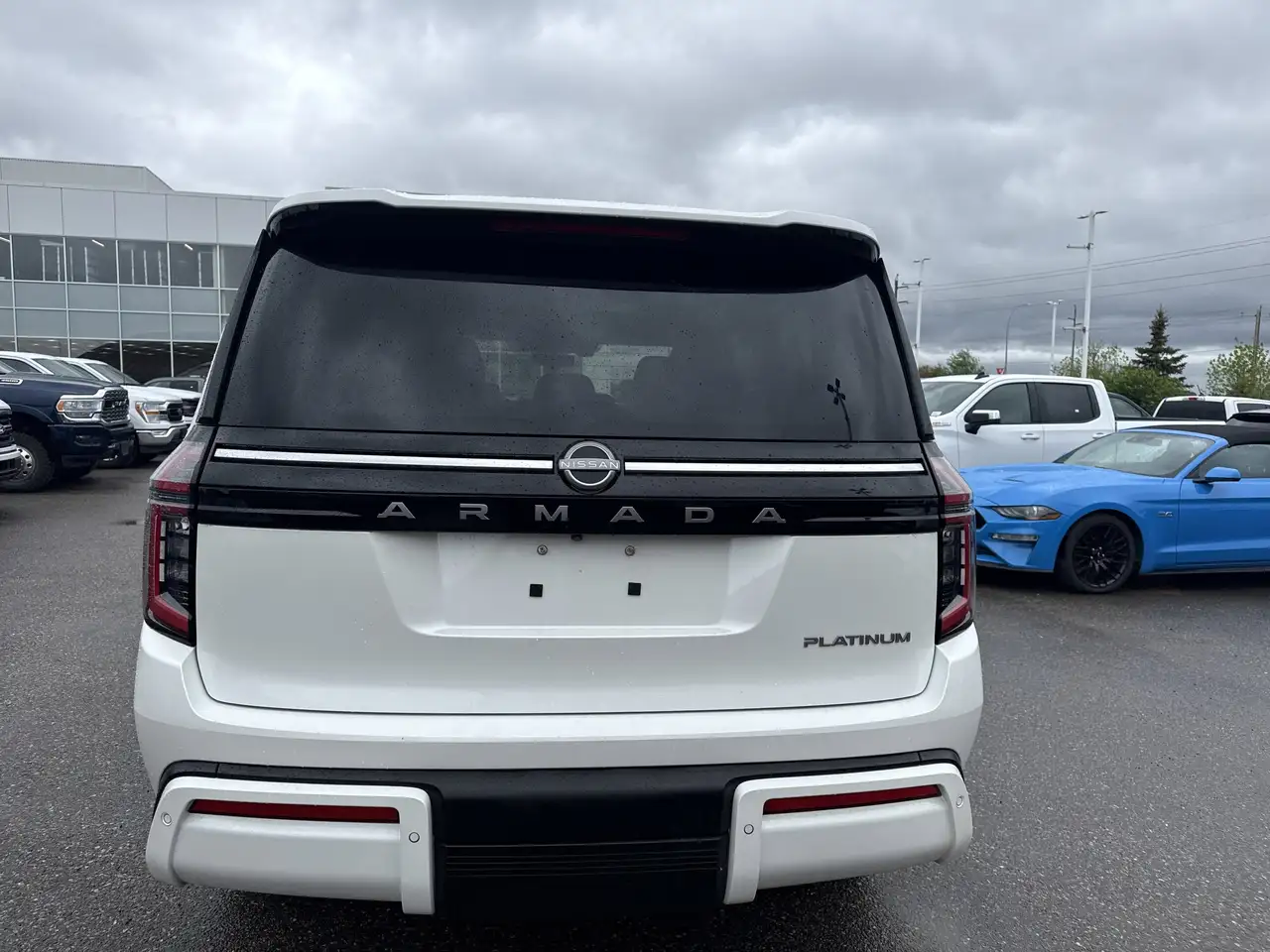 Nissan Armada снимка Nissan Armada