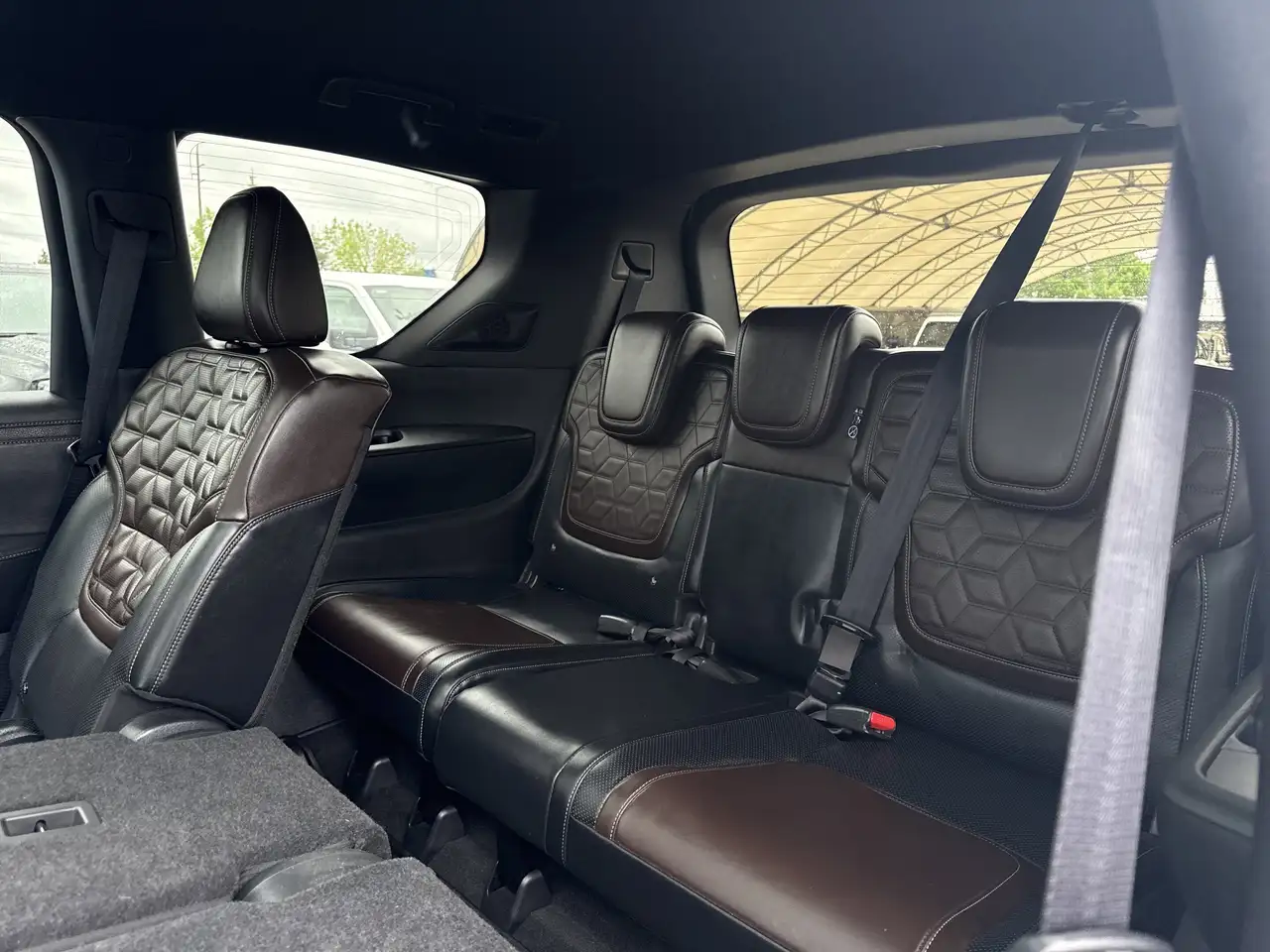 Nissan Armada снимка Nissan Armada