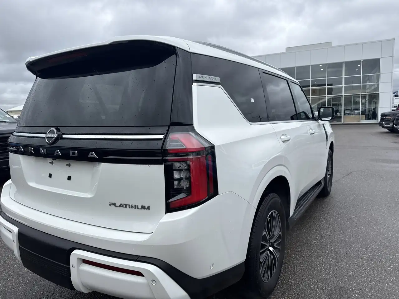Nissan Armada снимка Nissan Armada