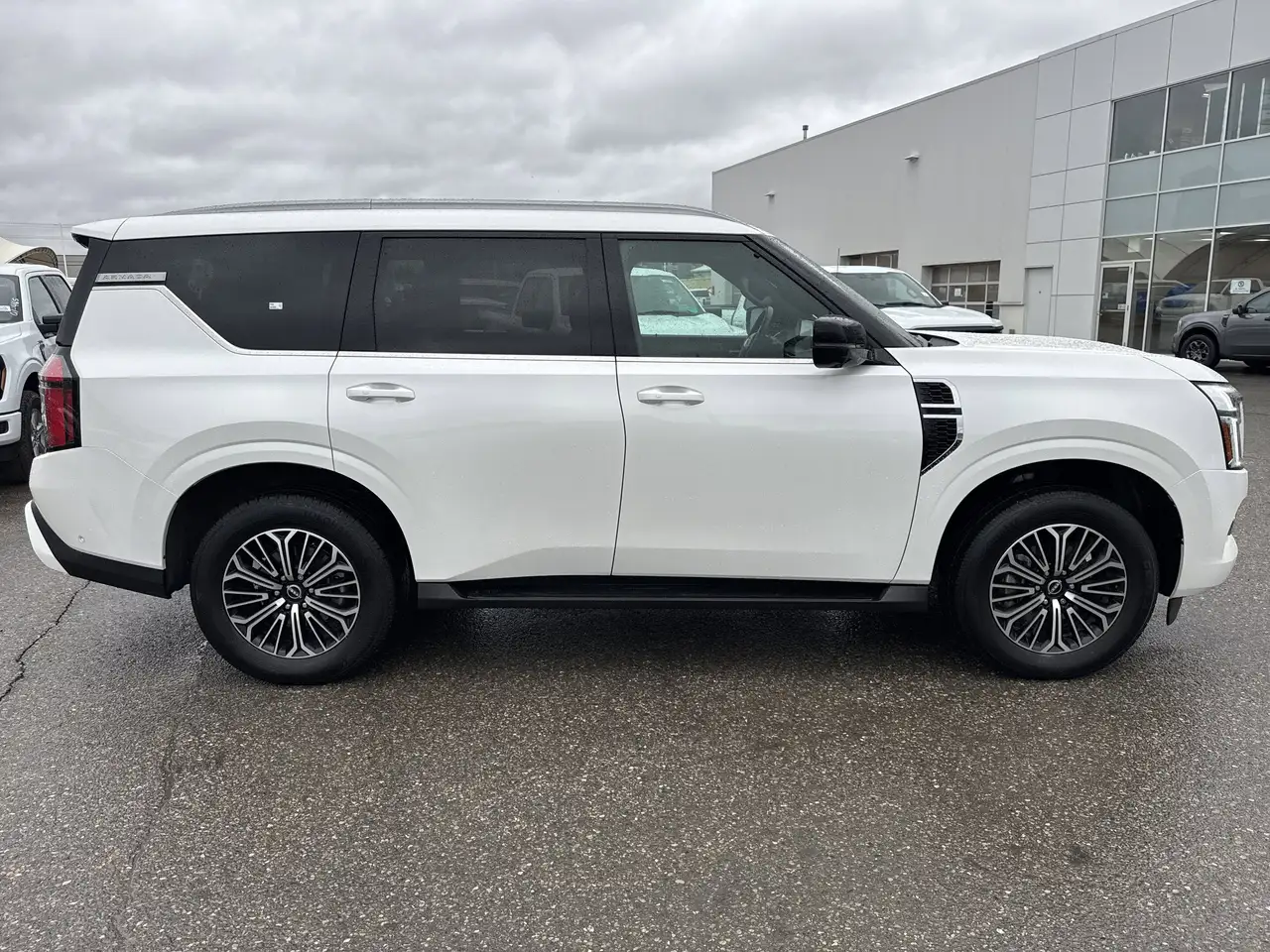 Nissan Armada снимка Nissan Armada