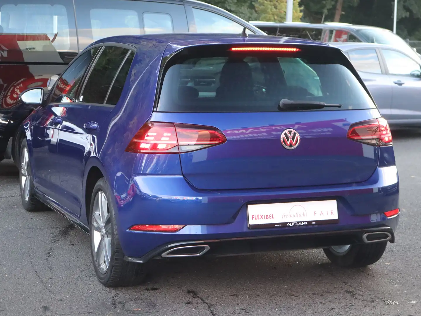 Volkswagen Golf VII 1.5 TSI R-Line LED ACC SHZ Navi Tempomat Blauw - 2