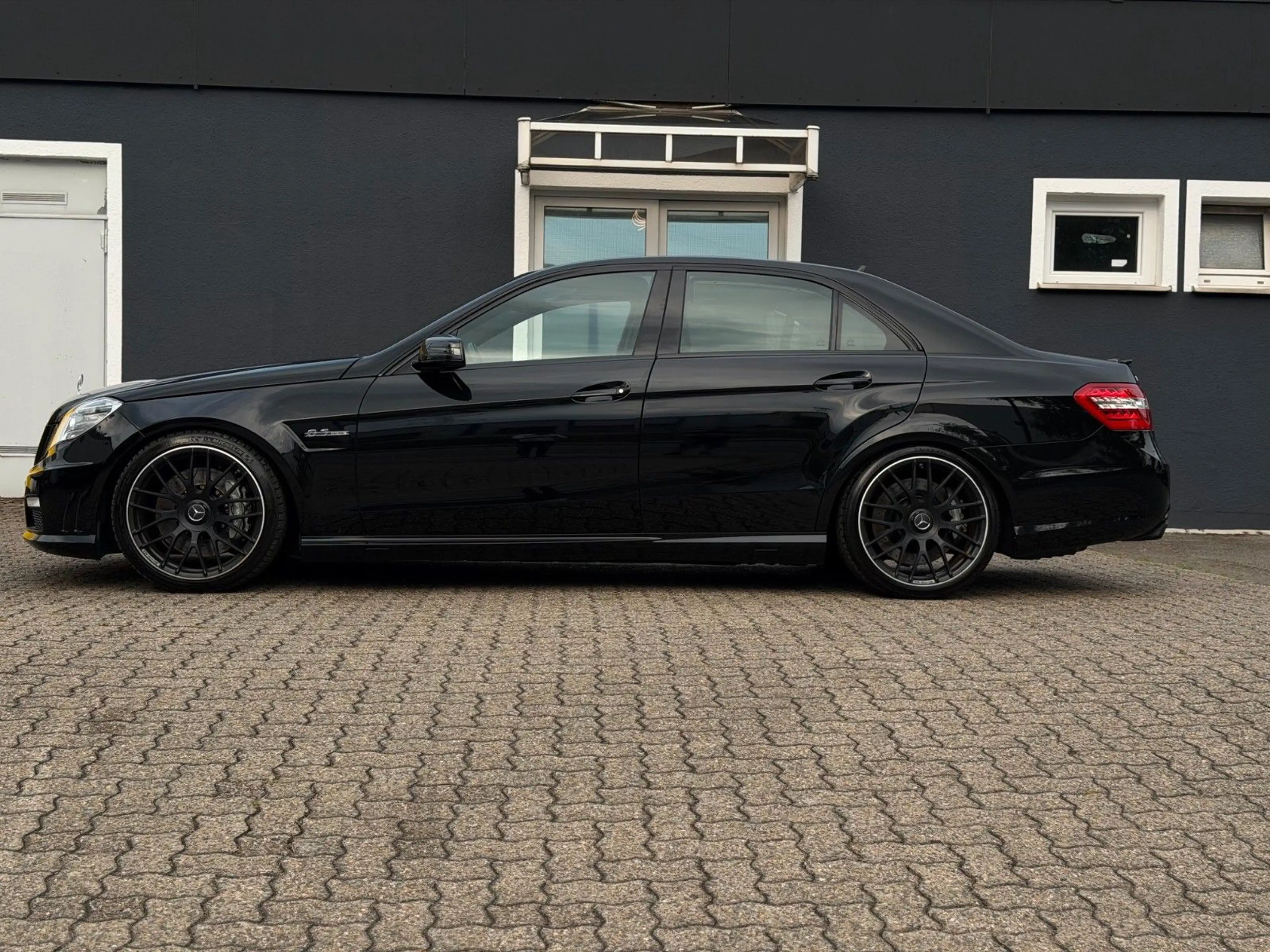 Mercedes-Benz E 63 AMG DIST/MASSAGE/HK/MEMRY/SHZ/STBL — photo 8