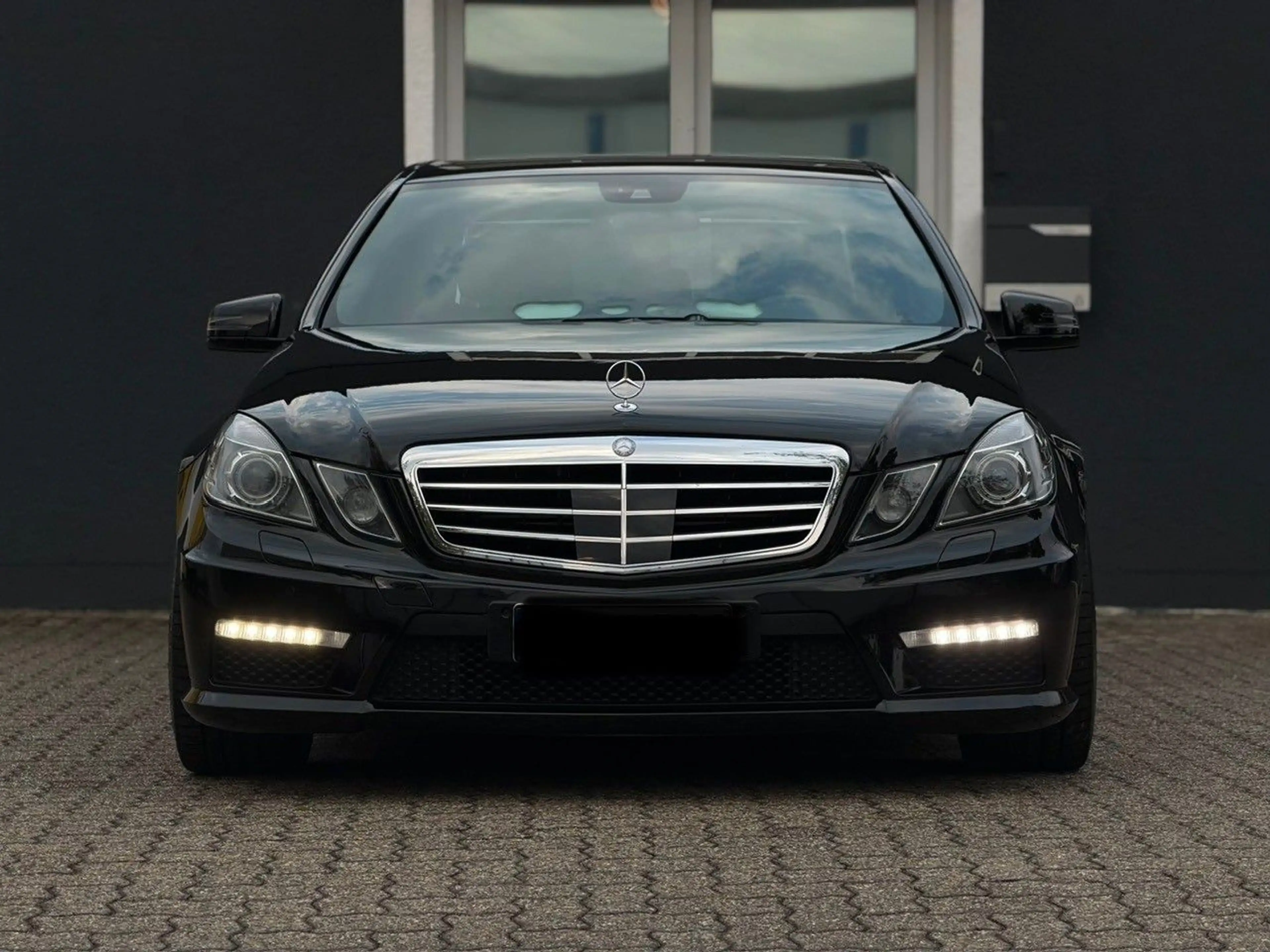 Mercedes-Benz E 63 AMG DIST/MASSAGE/HK/MEMRY/SHZ/STBL — photo 2