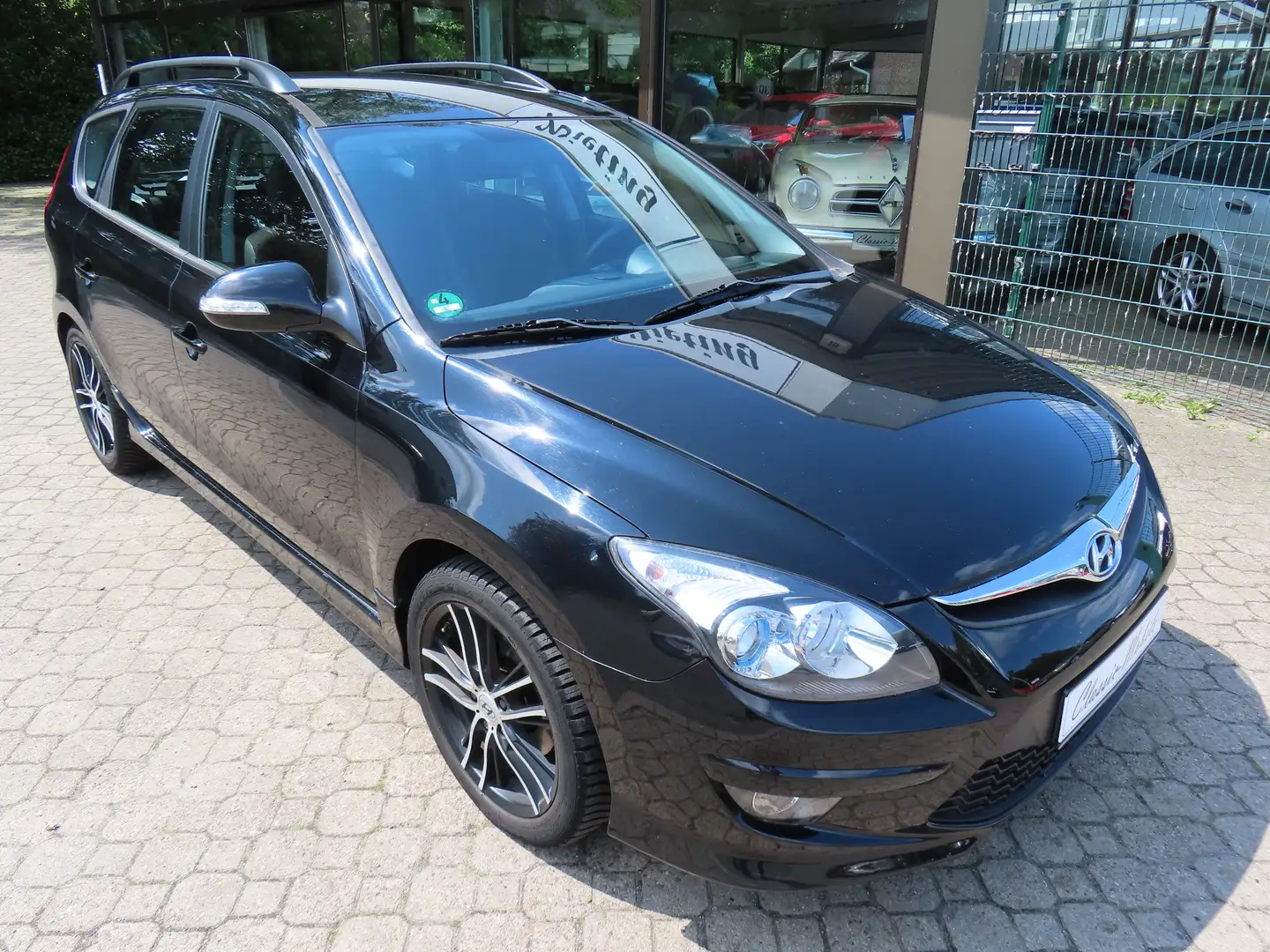 Hyundai i30 i30cw 1.4 Classic *LPG*HU neu*2.Hand*Scheckheft* Schwarz - 1