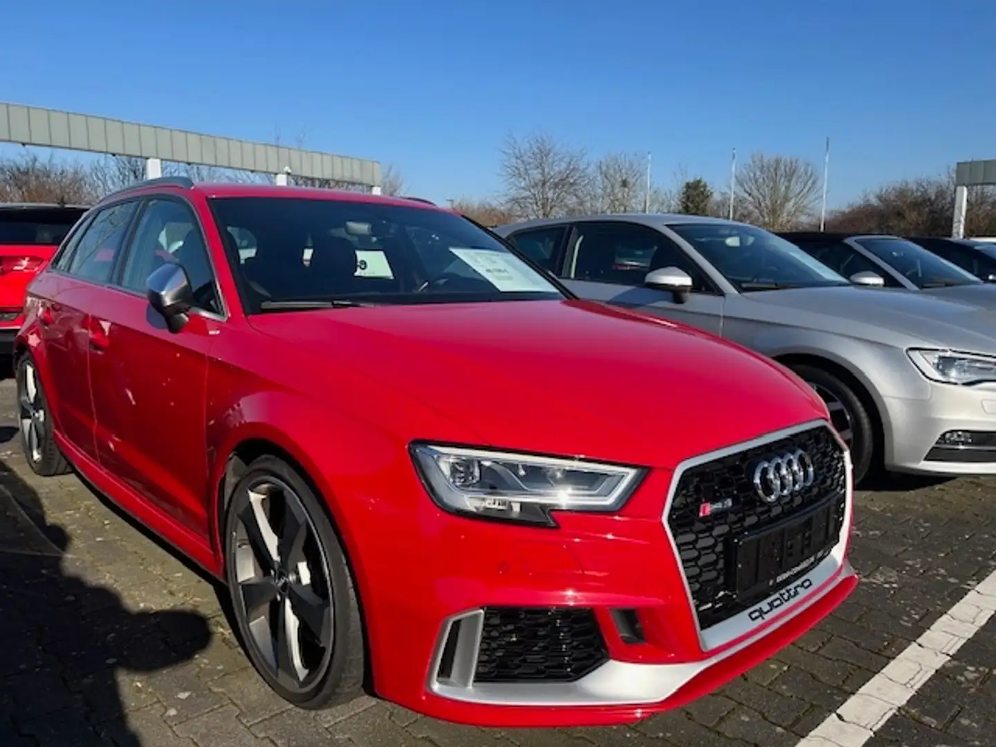 Audi RS3 Sportback quattro, NP: 65.000 € Rojo - 2