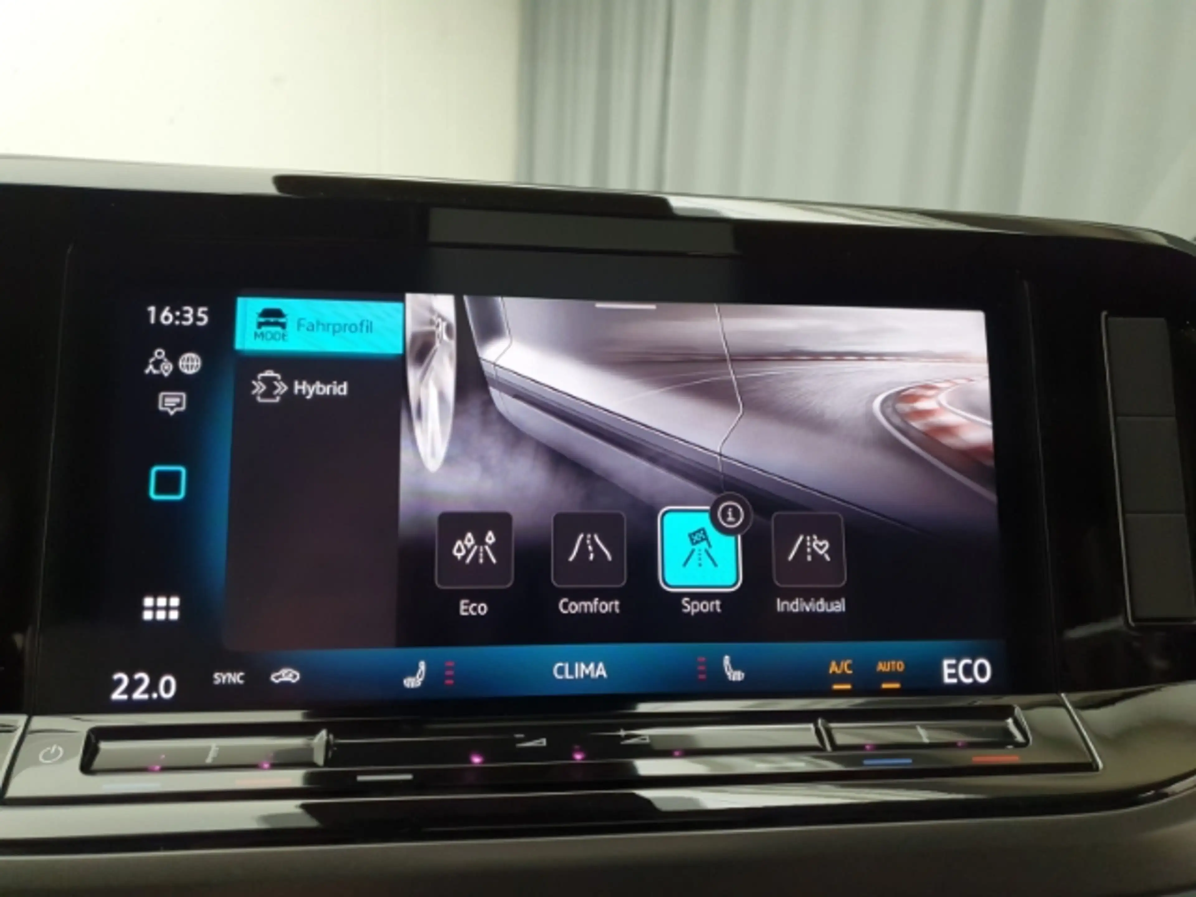 Volkswagen T7 California Beach TSI eHybrid 4MOTION DSG 5J Garantie — photo 23