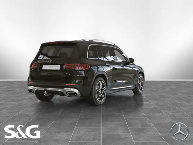 Mercedes-Benz GLB view 3