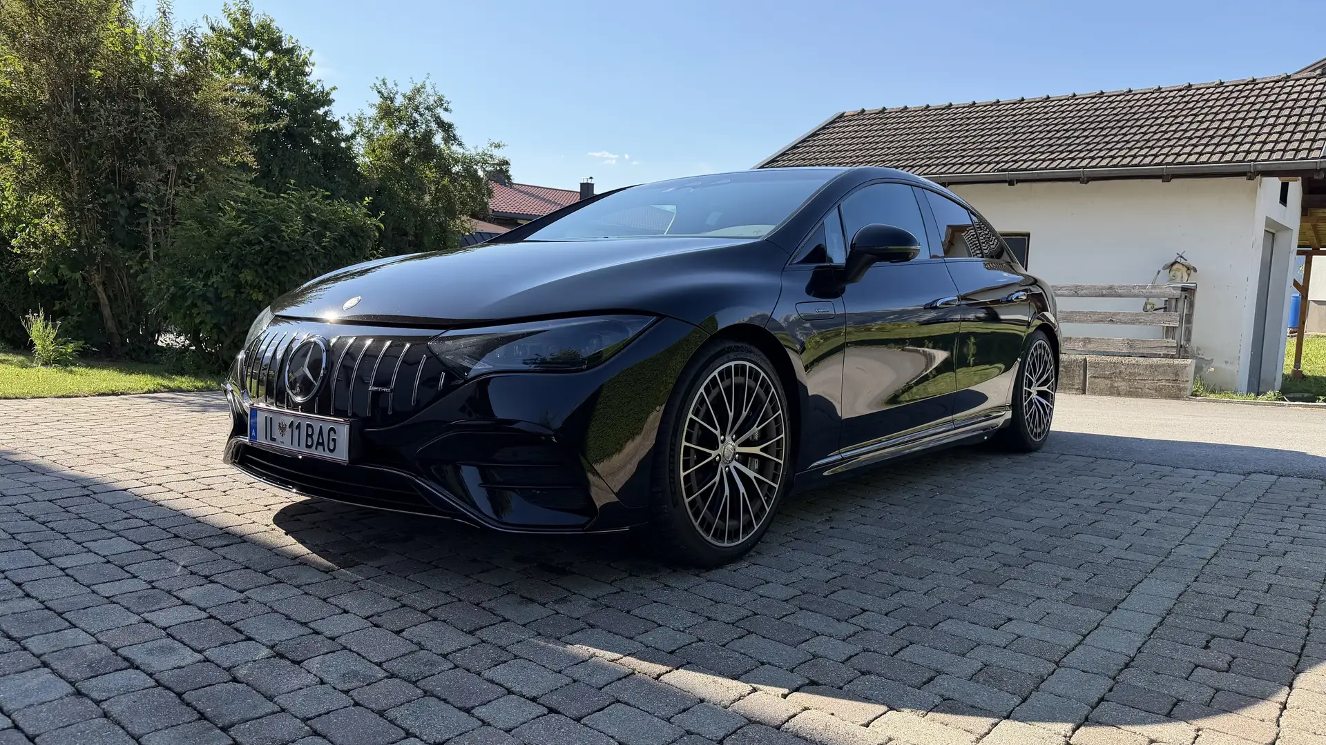Mercedes-Benz EQE 43 AMG 4MATIC+ Limousine Schwarz - 1