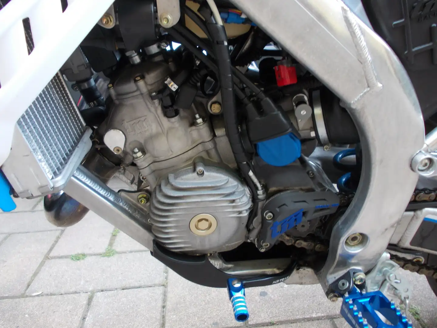 TM SMR 125 2T 2021 FI White - 2