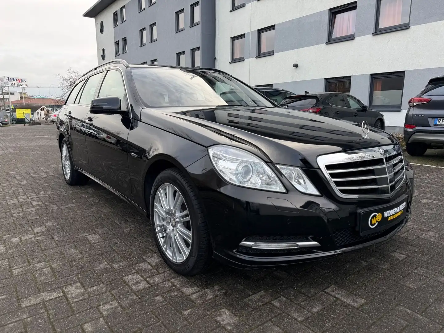 Mercedes-Benz E 350 CDI 4Matic 1.HAND/AUTOMATIK/ASSIST-PAKET/KAM Schwarz - 2