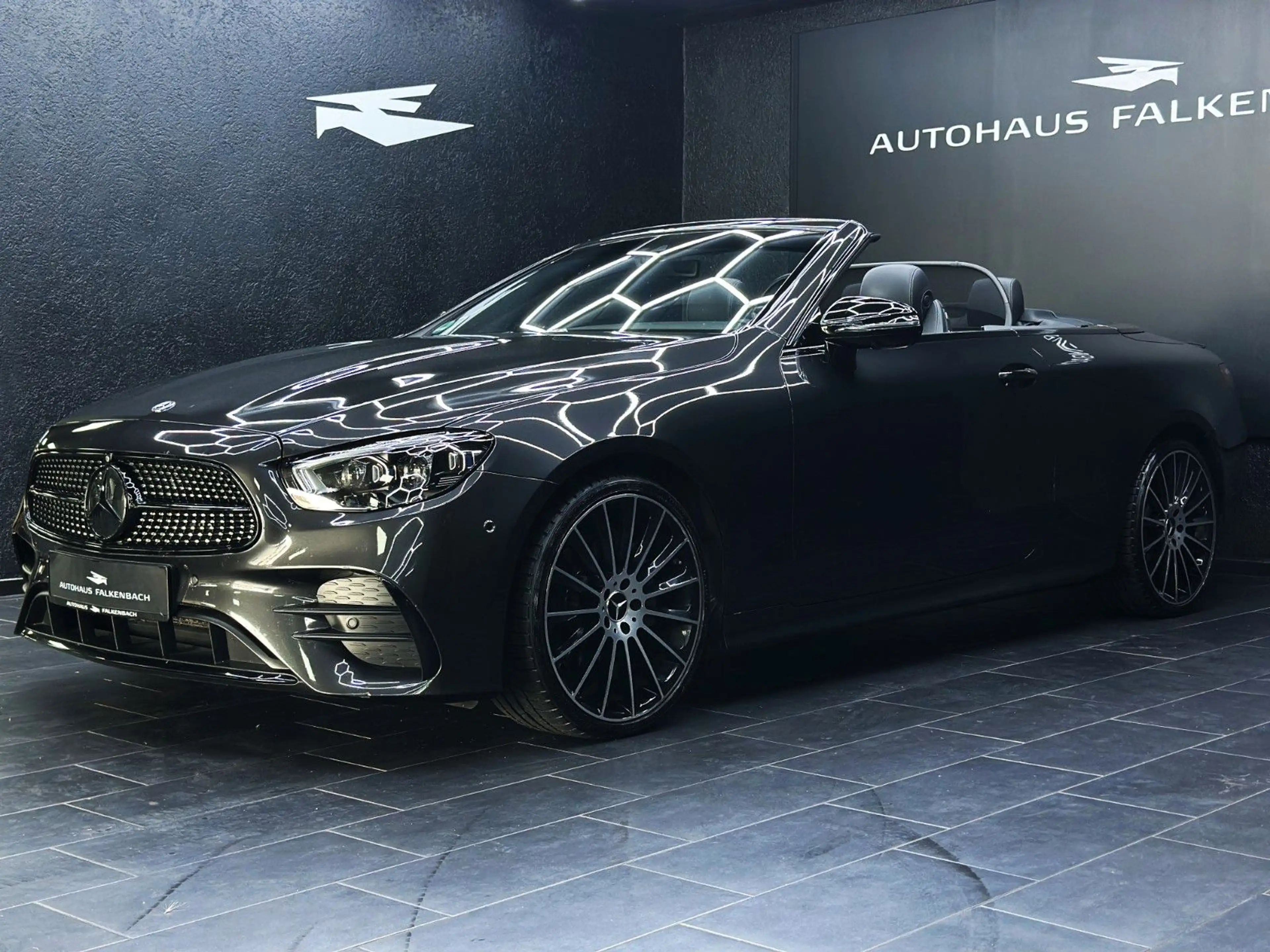 Mercedes-Benz E 220 D*AMG*CABRIO*DIGITAL*360*BURMEST*20"* — photo 10