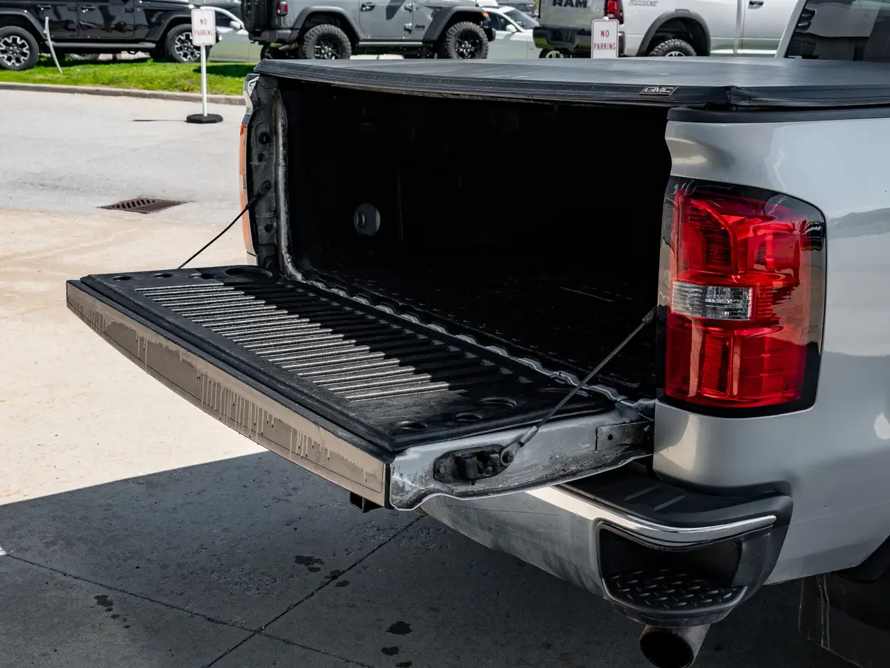 GMC Sierra 1500 снимка GMC Sierra 1500