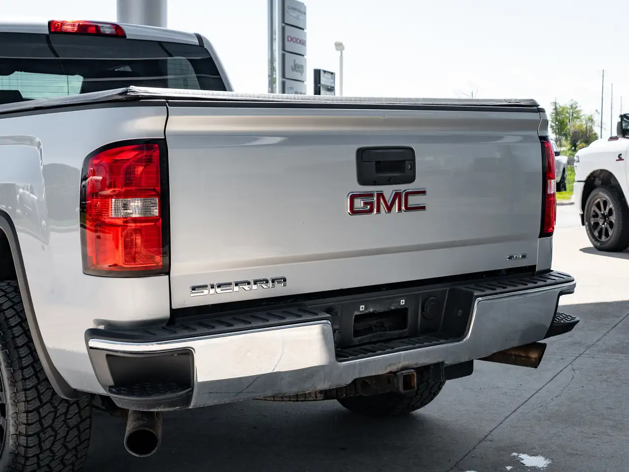 GMC Sierra 1500 снимка GMC Sierra 1500