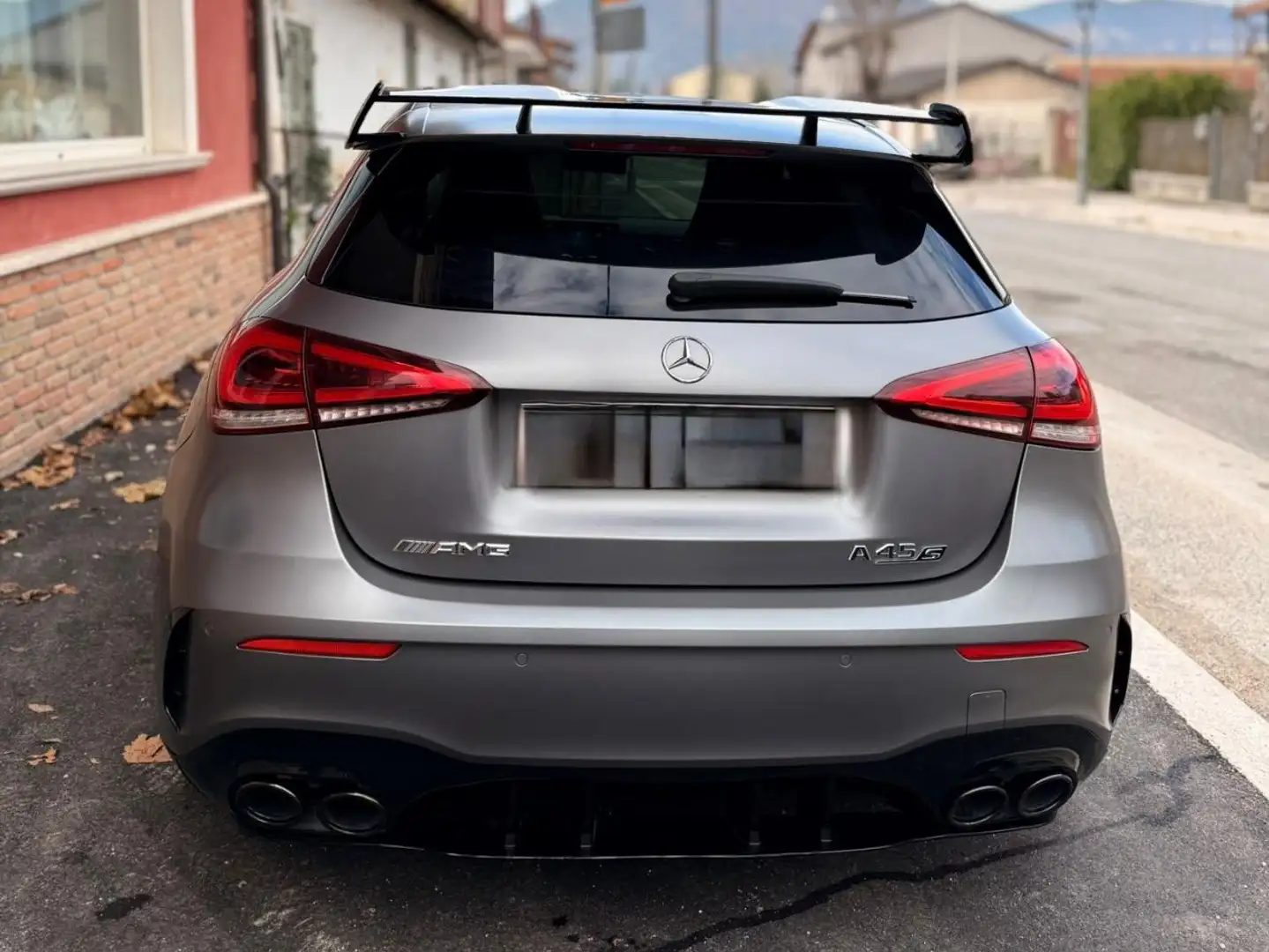 Mercedes-Benz 180 Premium amg Gris - 1