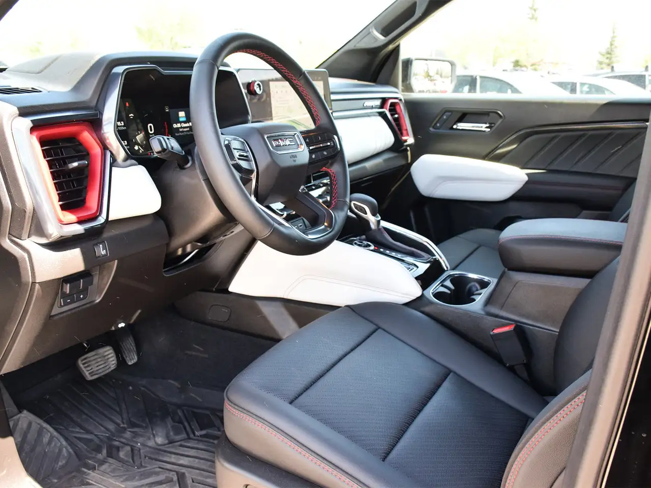 GMC Canyon снимка GMC Canyon