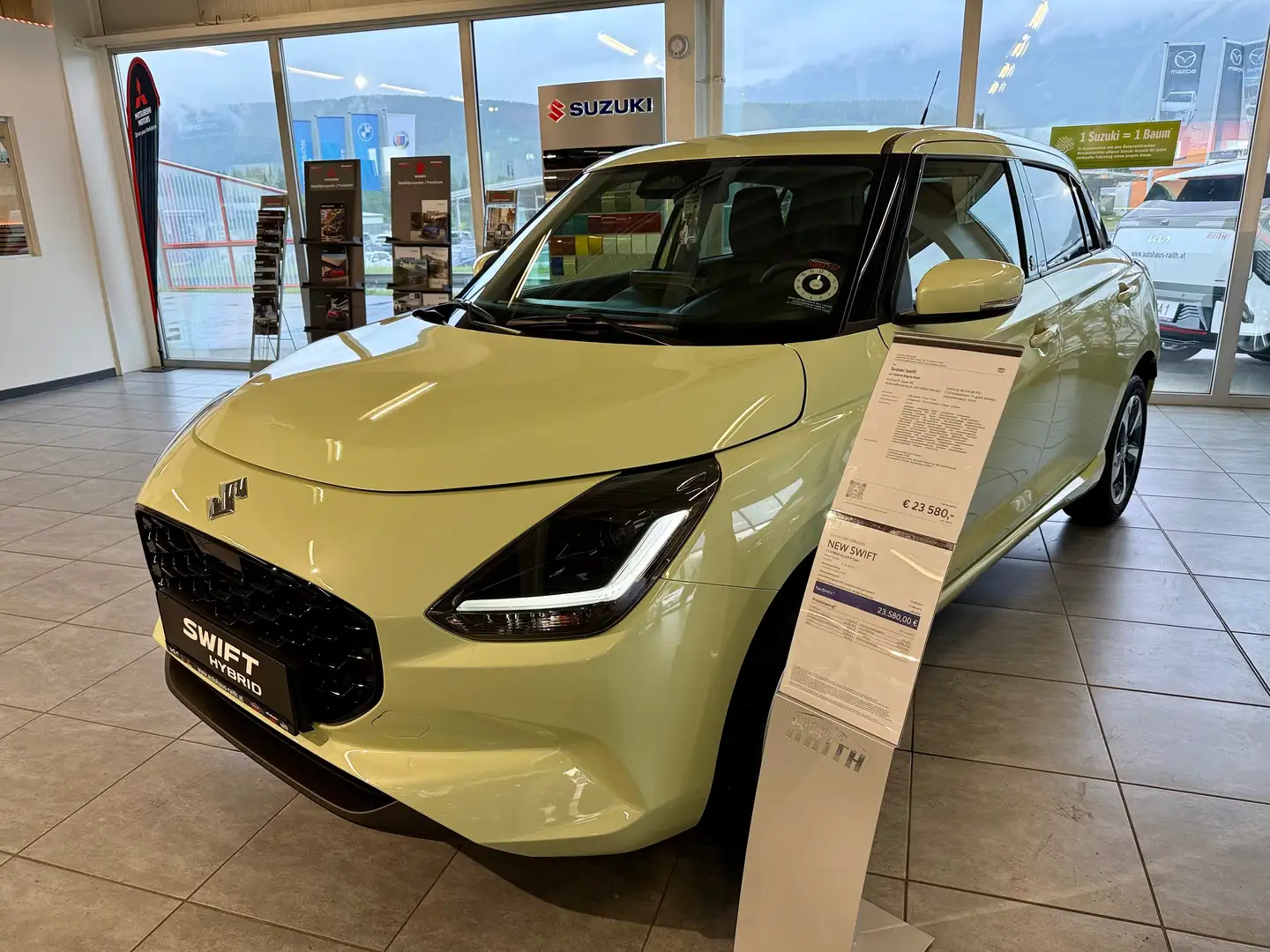 Suzuki Swift 1,2 Hybrid Allgrip flash Jaune - 1
