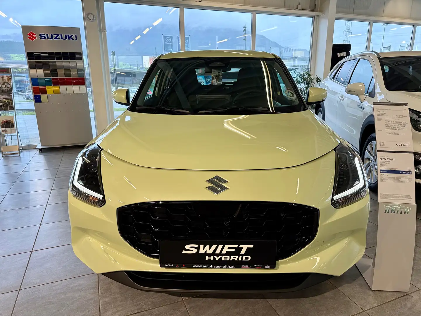 Suzuki Swift 1,2 Hybrid Allgrip flash Jaune - 2