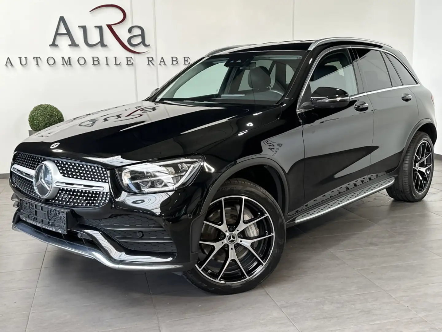 Mercedes-Benz GLC 300 4Matic AMG-Line NAV+LED+DISTRONIC+360° Schwarz - 1