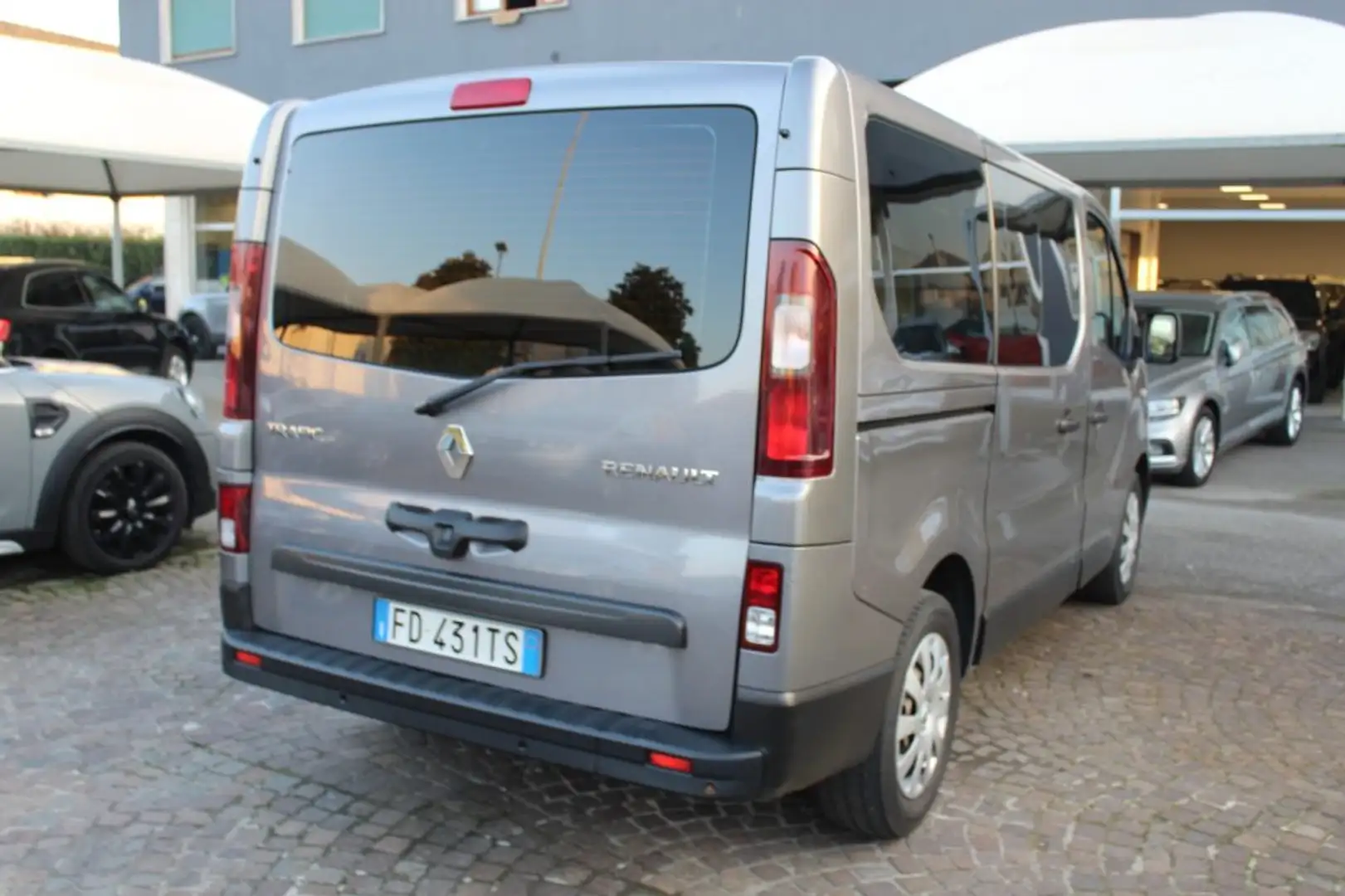 Renault Trafic 1.6 dCi 125CV 9 POSTI Grigio - 2