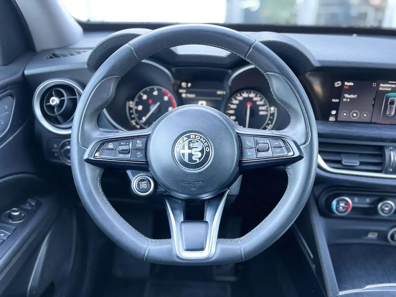 Alfa Romeo Stelvio 2021 — фото 8