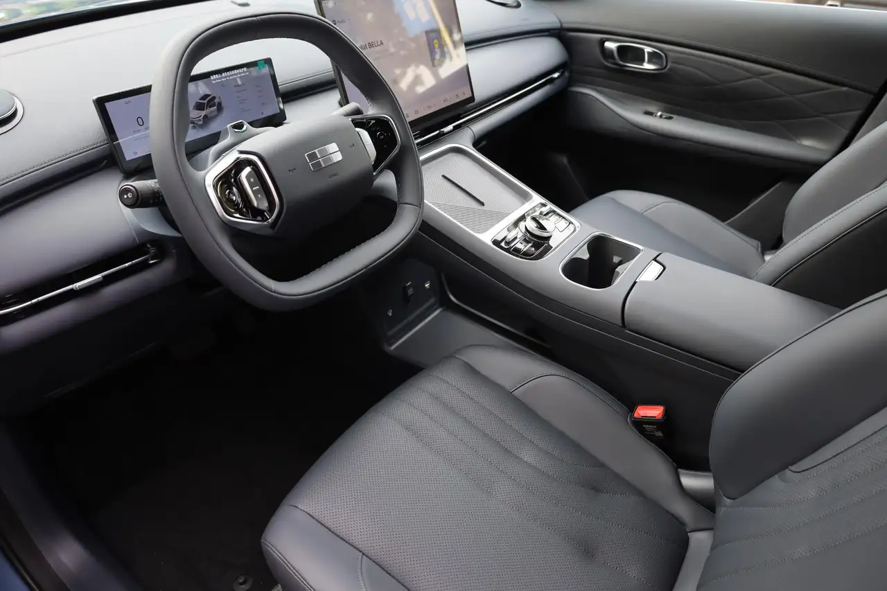 Geely Starray EM-i 2026 — фото 10