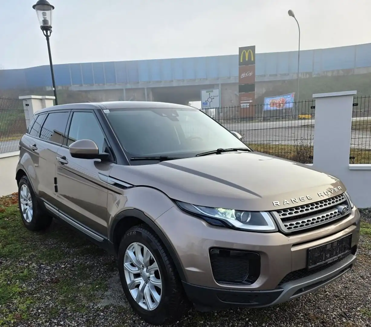 Land Rover Range Rover Evoque 2.0 TD4 Braun - 2