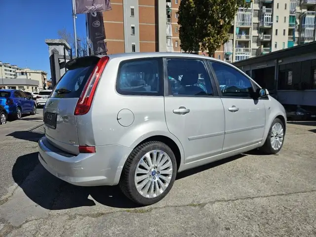 Ford C-Max view 4