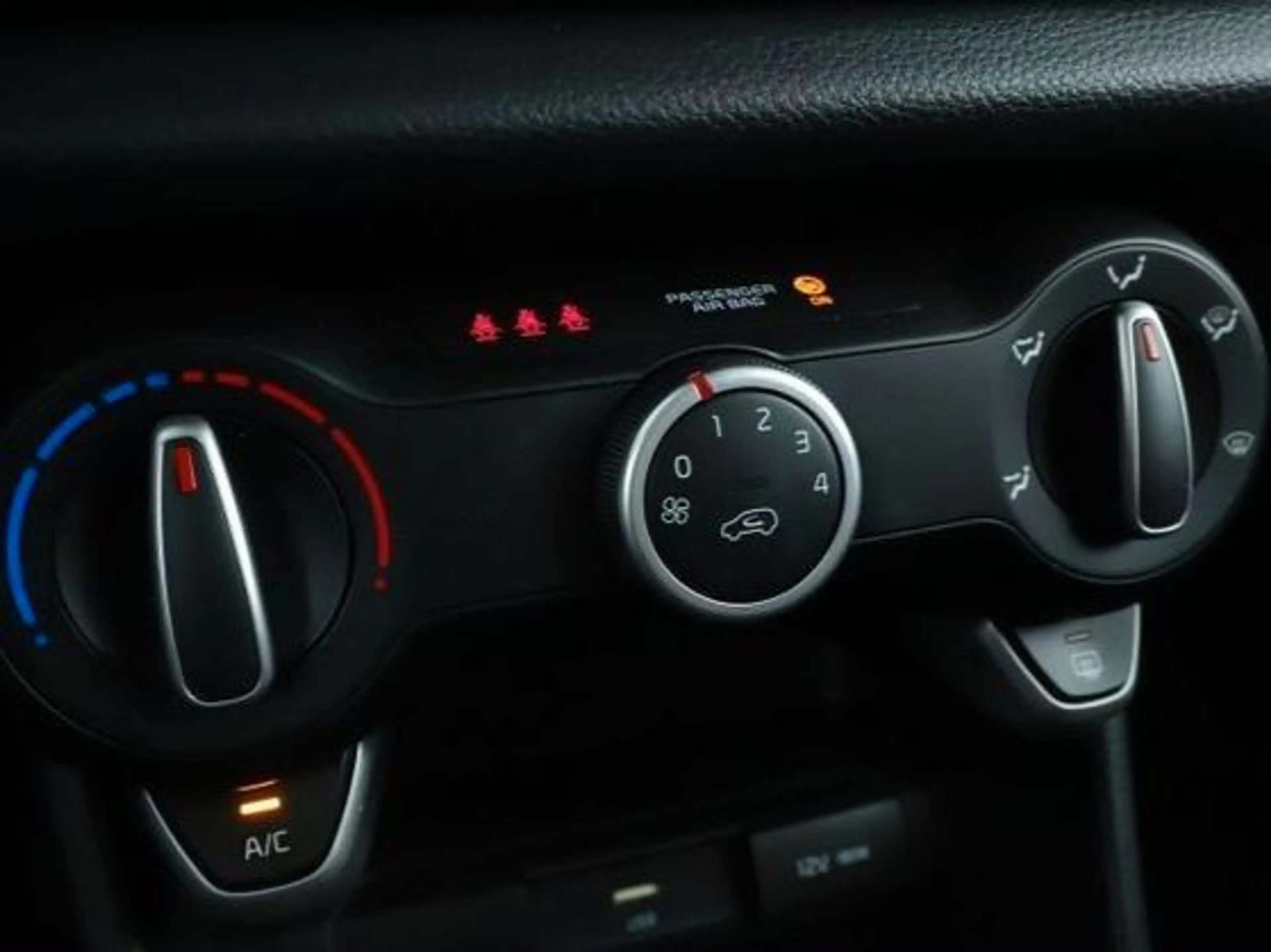 Kia Picanto Apple CarPlay Android  Kamera Allwetter — photo 14