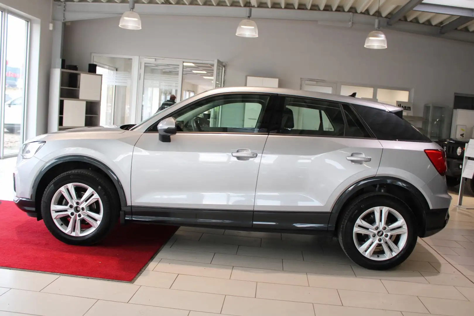 Audi Q2 35 TFSI advanced Standheizung*Carplay-Navi*1.Hand Zilver - 2