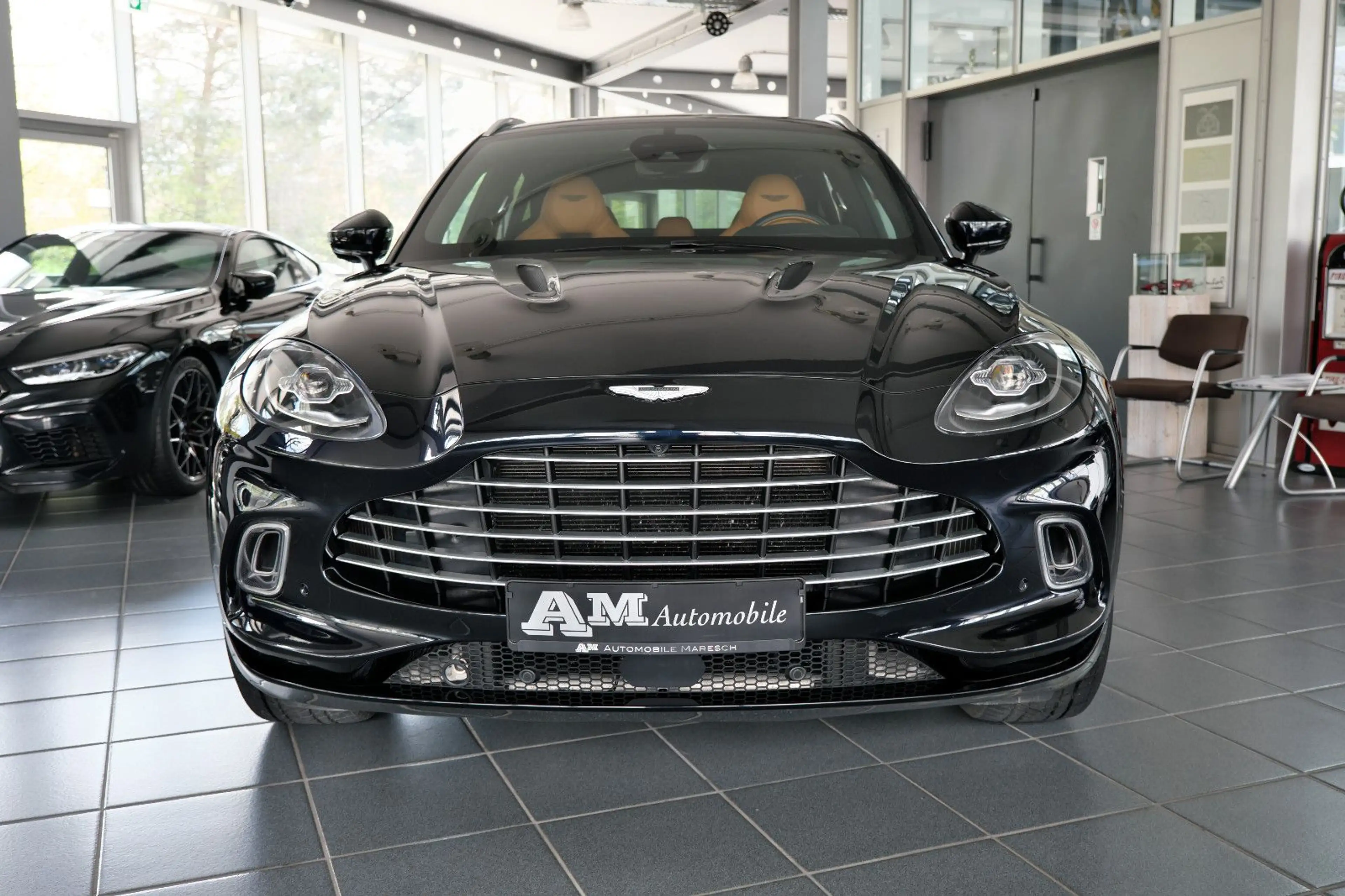 Aston Martin DBX 4.0 V8 Sitzbelüftung Bi-Color DeutschesFZ — photo 6