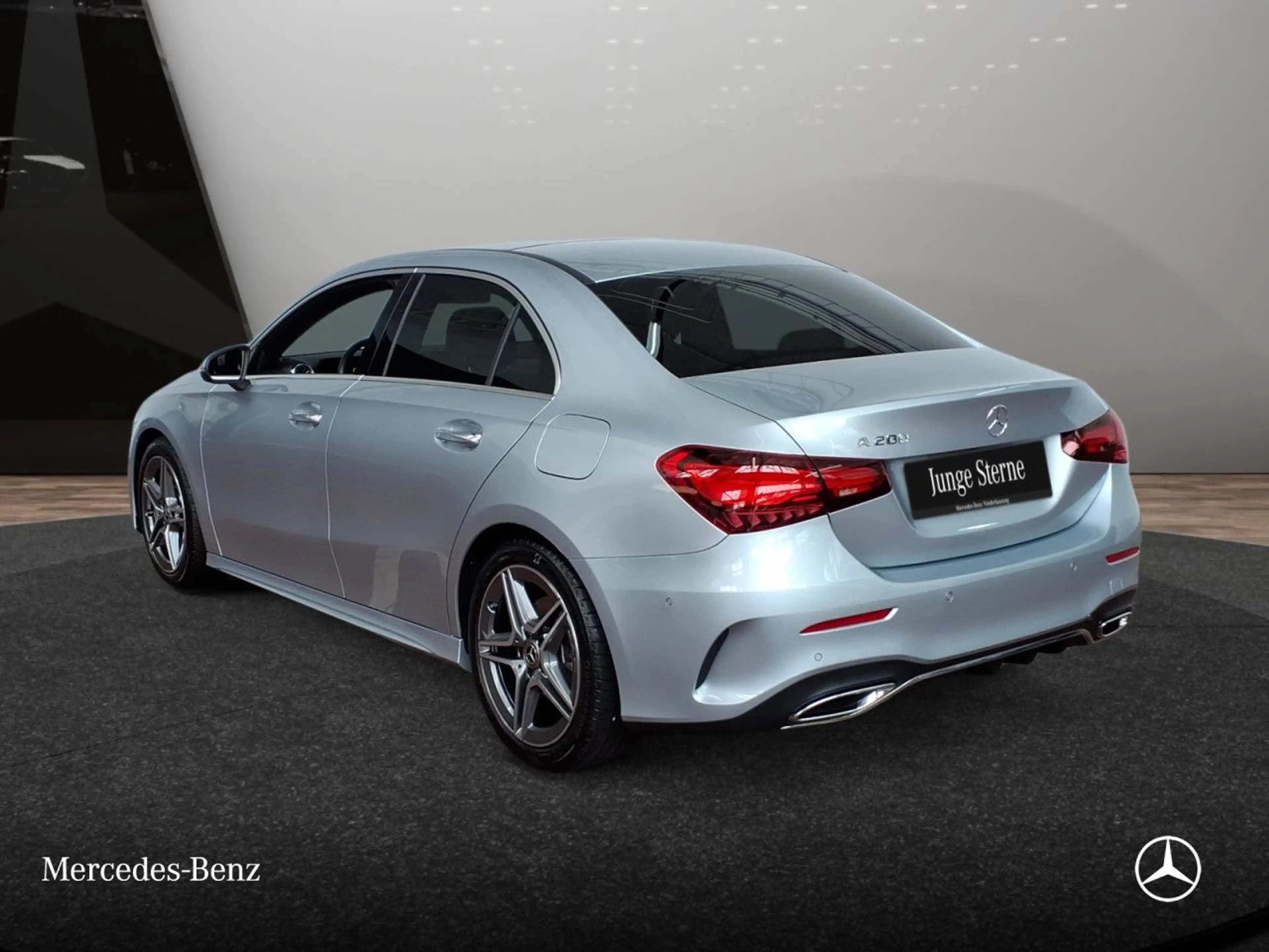 Mercedes-Benz A 200 Lim AMG+PANO+LED+STHZG+KAMERA+TOTW+KEYLESS — photo 9