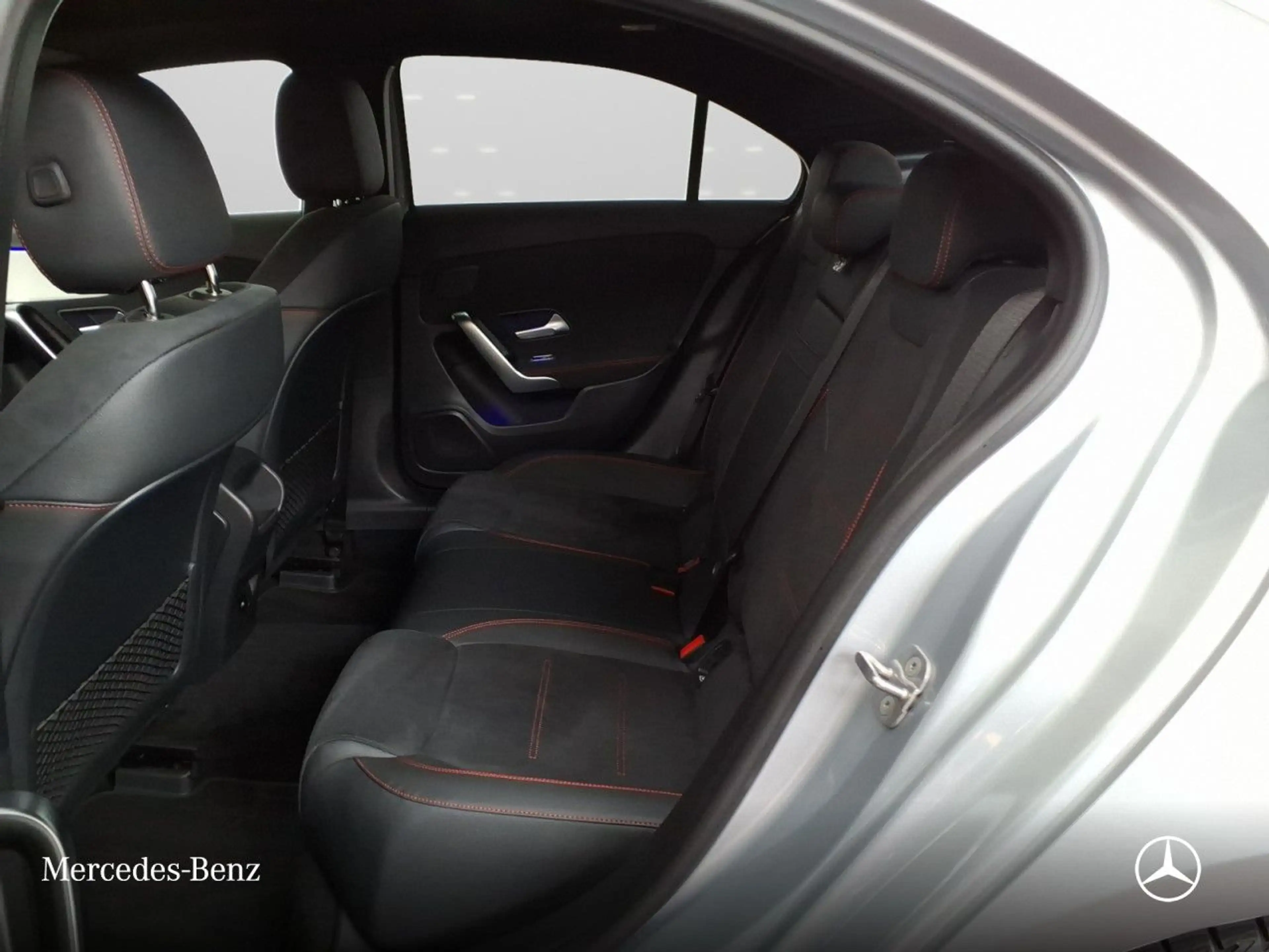 Mercedes-Benz A 200 Lim AMG+PANO+LED+STHZG+KAMERA+TOTW+KEYLESS — photo 11