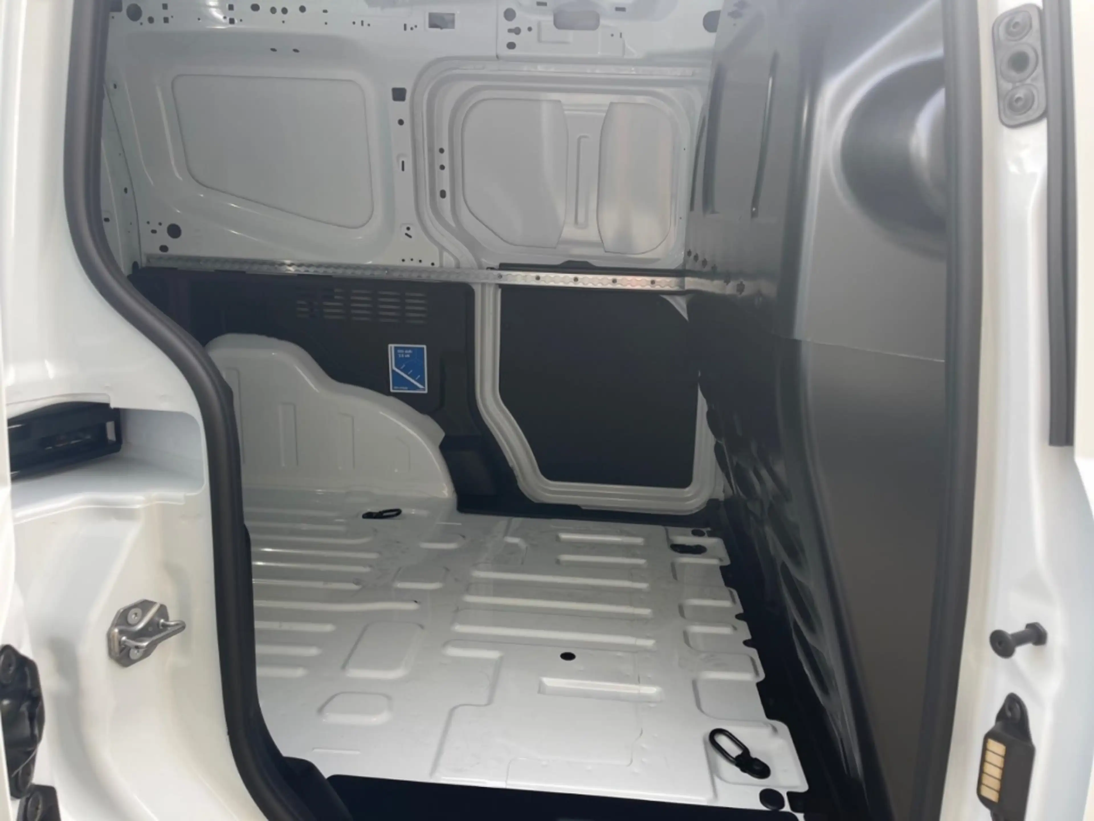 Ford Transit Courier 1.0T Trend VAN Winter2 Fahrerass2 Ladungssicherung — photo 11