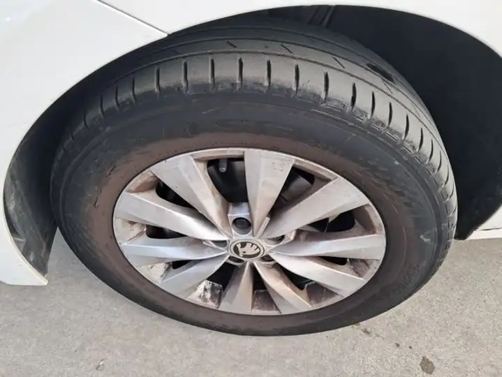 Škoda Kamiq 1.0 TSI Ambition 2021, foto 8
