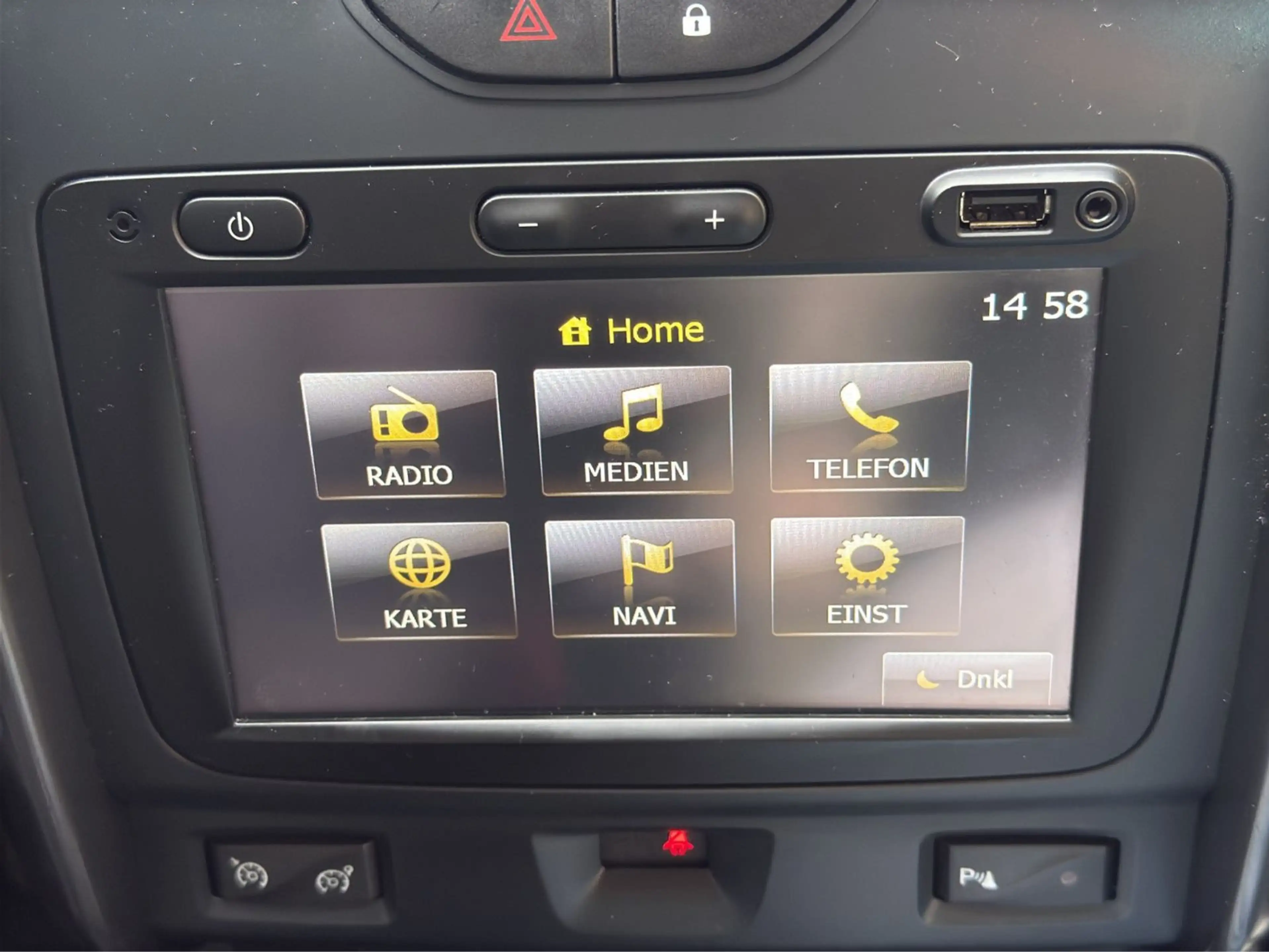 Dacia Duster I Prestige 4x2 *Navi/Leder/8-fach* — photo 14