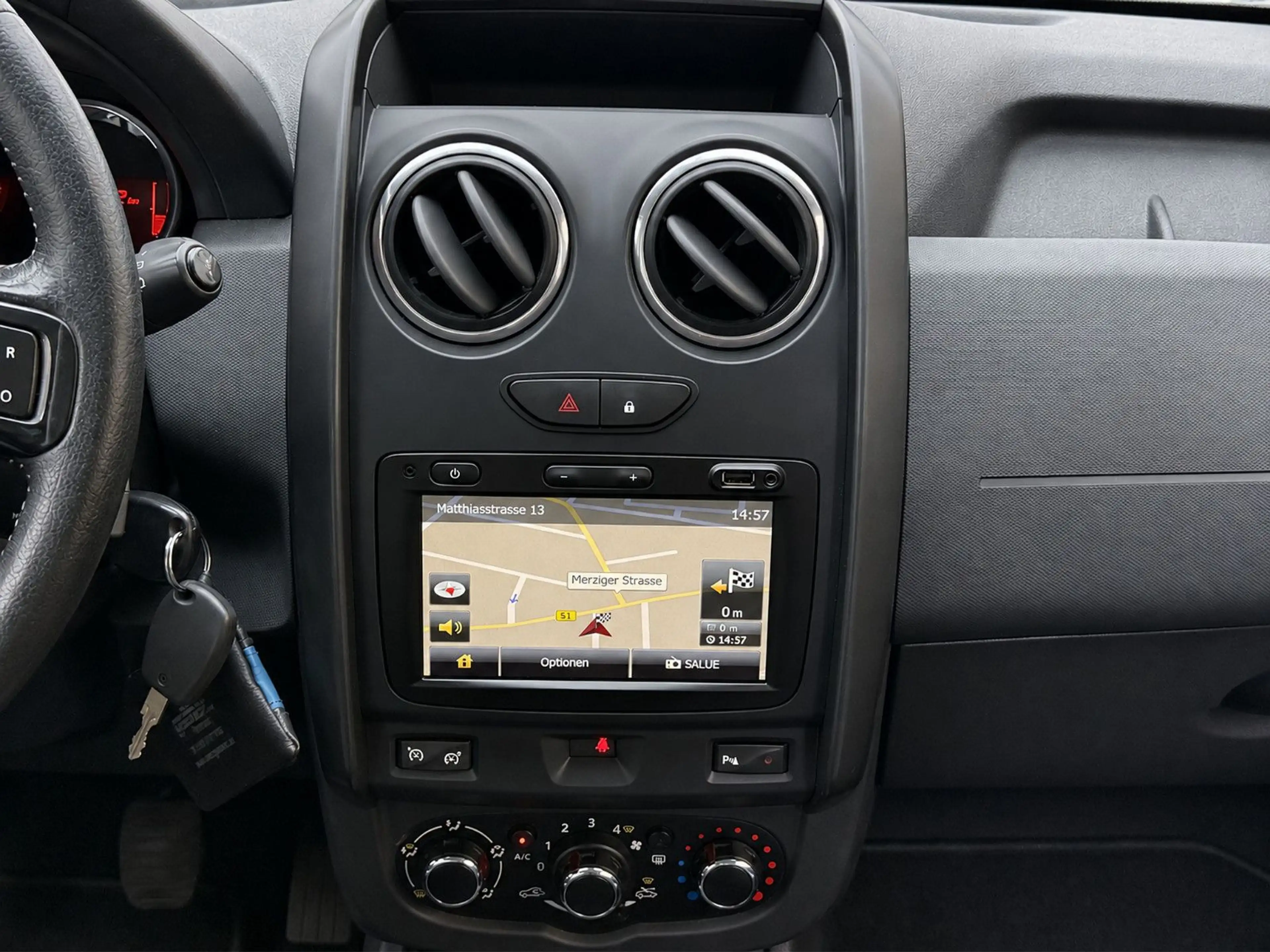 Dacia Duster I Prestige 4x2 *Navi/Leder/8-fach* — photo 11