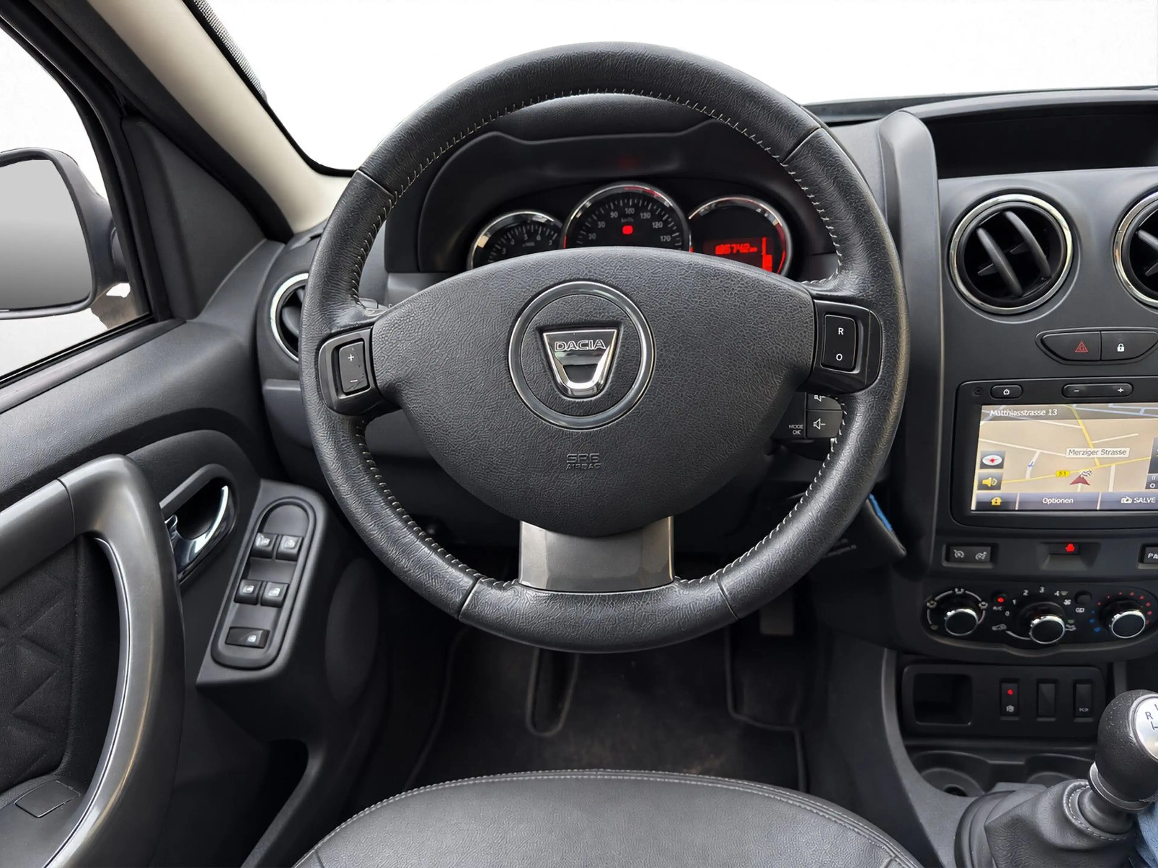 Dacia Duster I Prestige 4x2 *Navi/Leder/8-fach* — photo 10