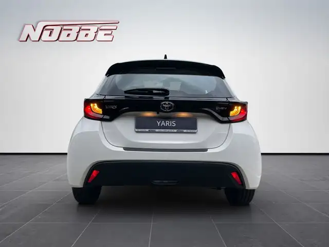 Toyota Yaris view 4