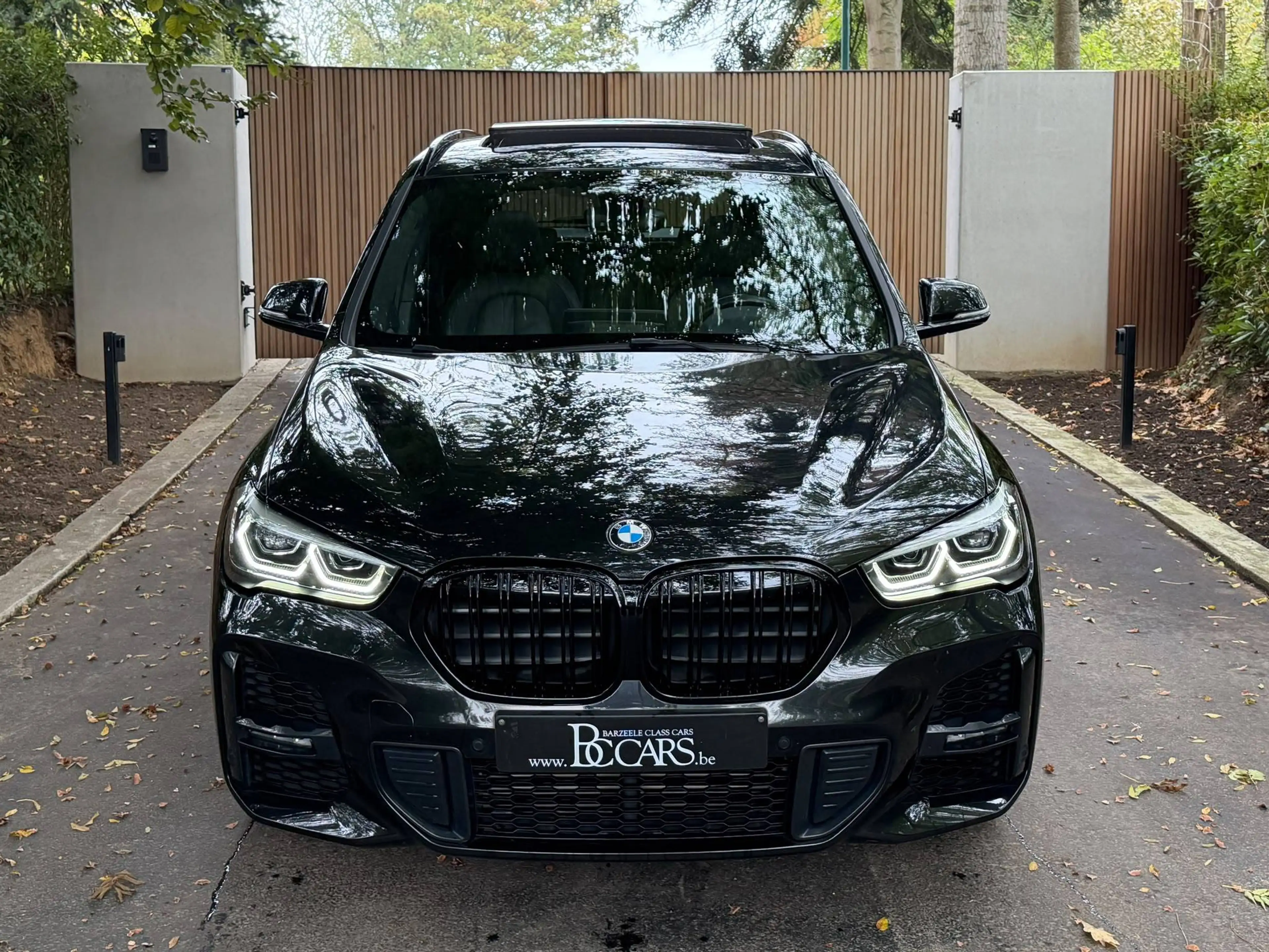 BMW X1 X1 25e M-Pakket-Led-Head Up-Keyless-Zetelverw-Leer-19" — photo 2