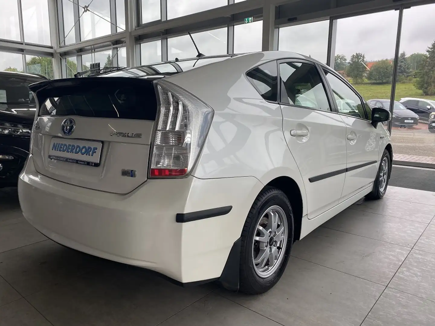 Toyota Prius 1.8 VVT-i Weiß - 2