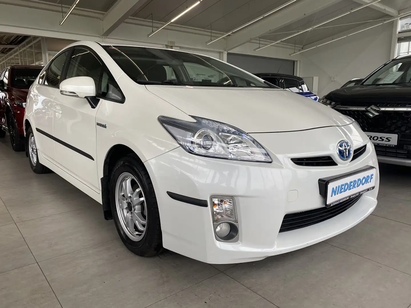 Toyota Prius 1.8 VVT-i Weiß - 1