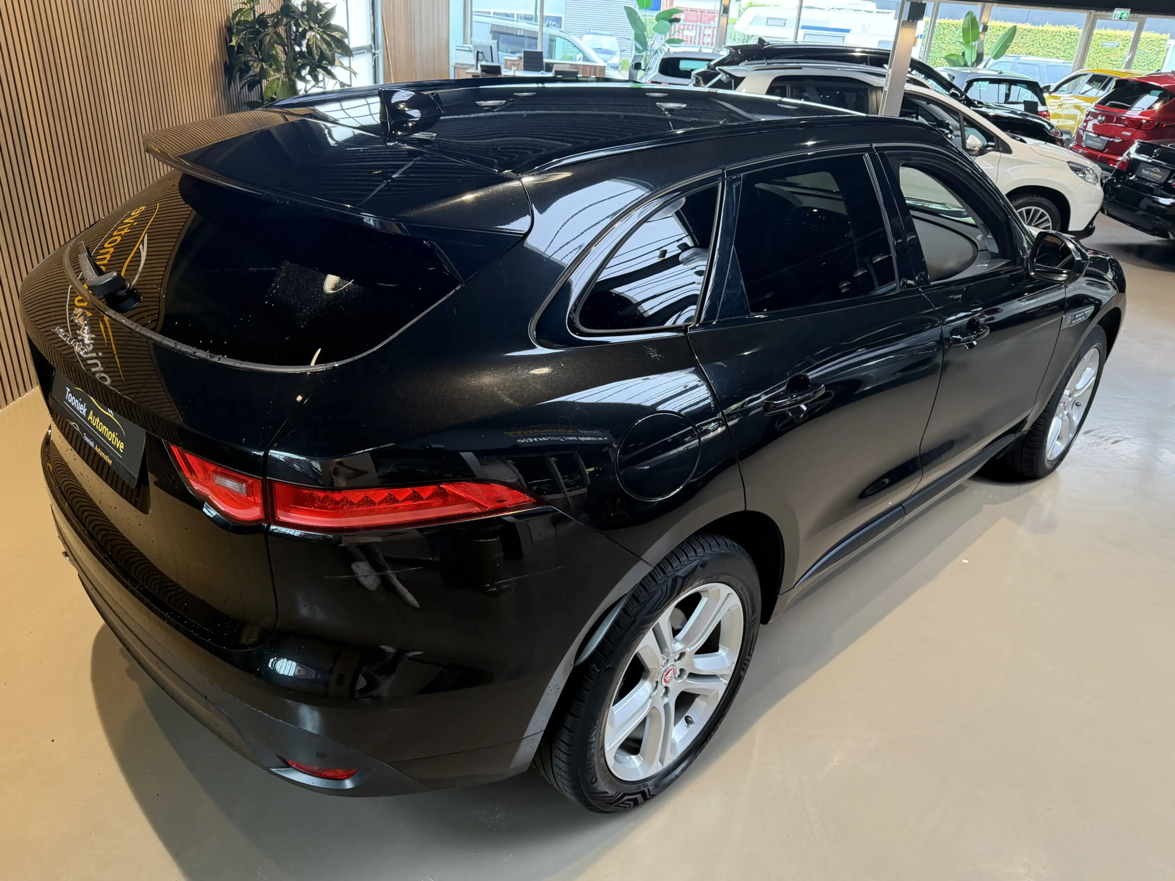 Jaguar F-Pace 2.0 Portfolio AWD 20d — photo 3